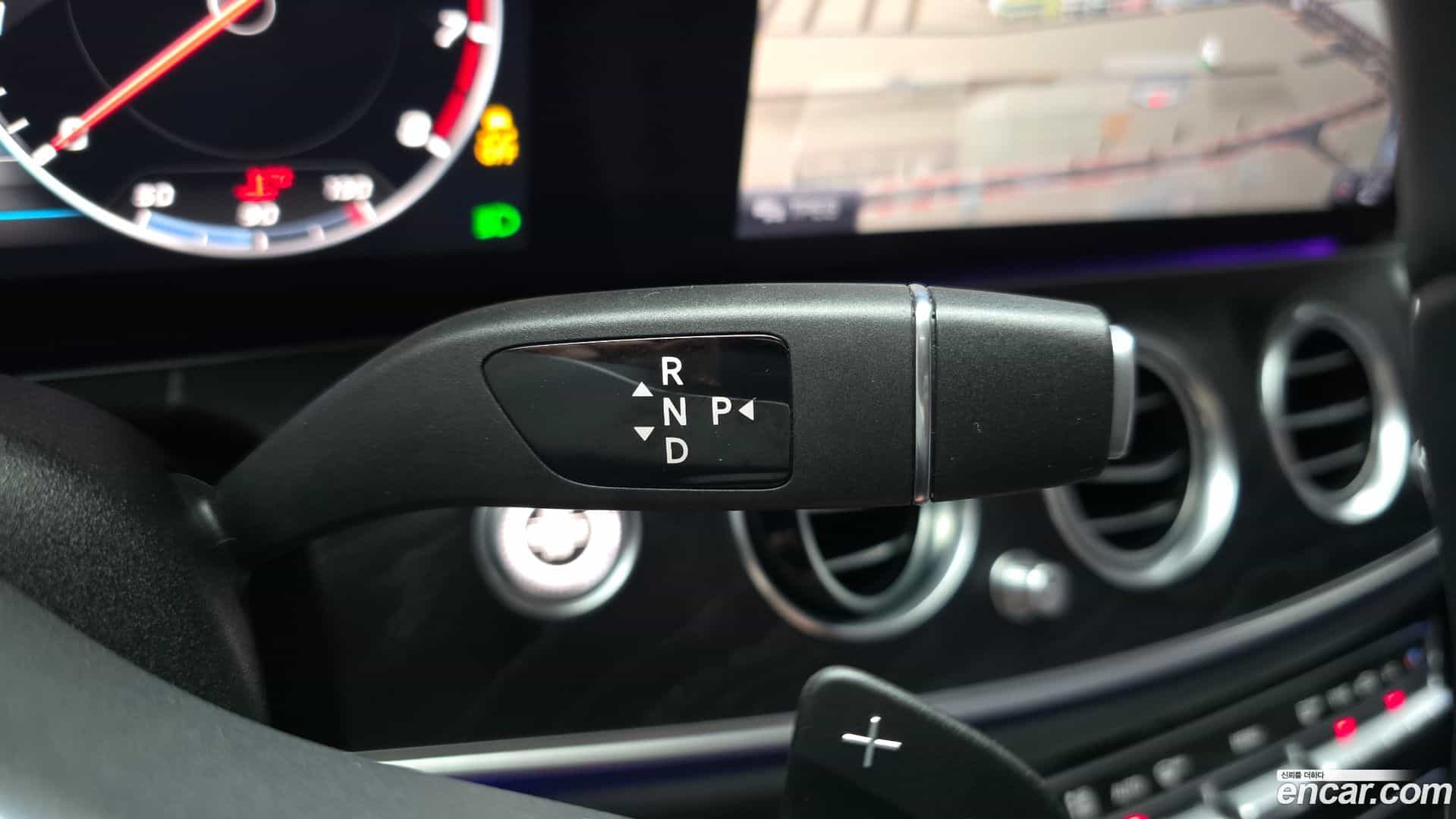 E-Class Mercedes-Benz 2019.5-INNER-009