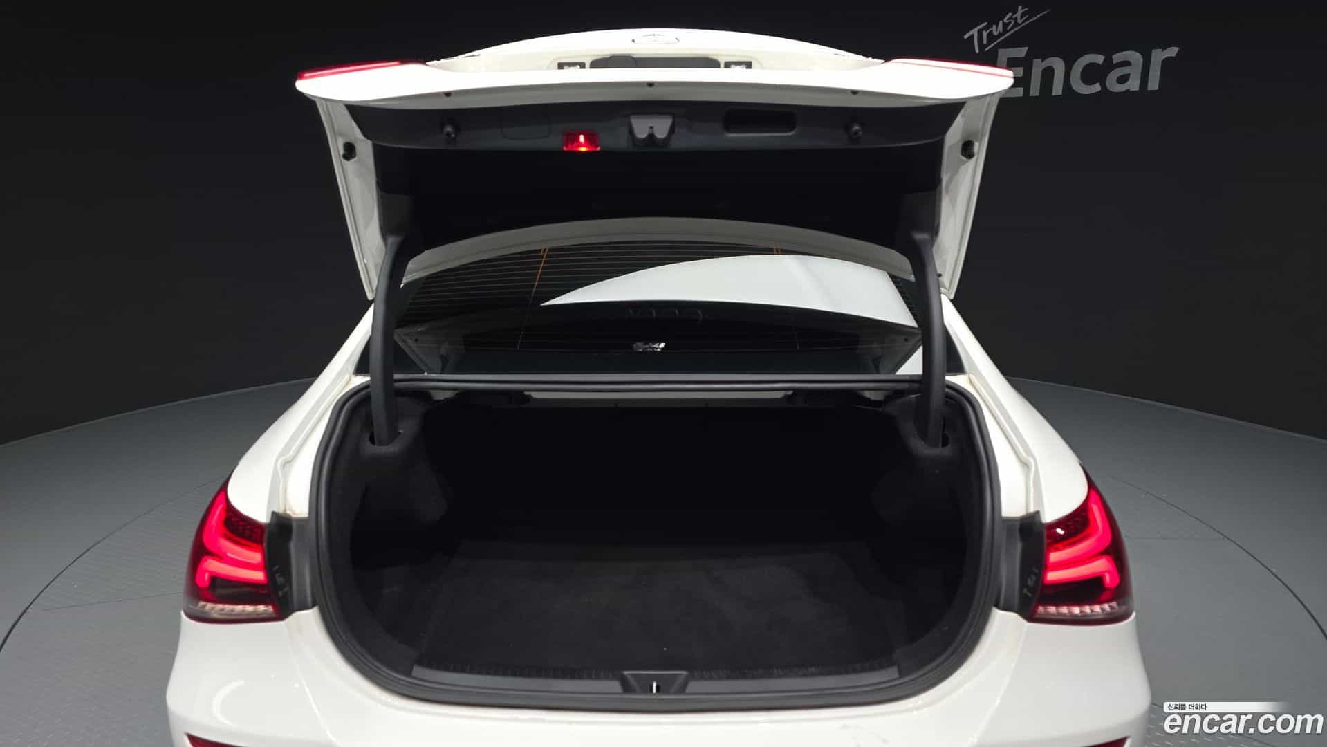 A-Class Mercedes-Benz 2020.6-OPTION-024
