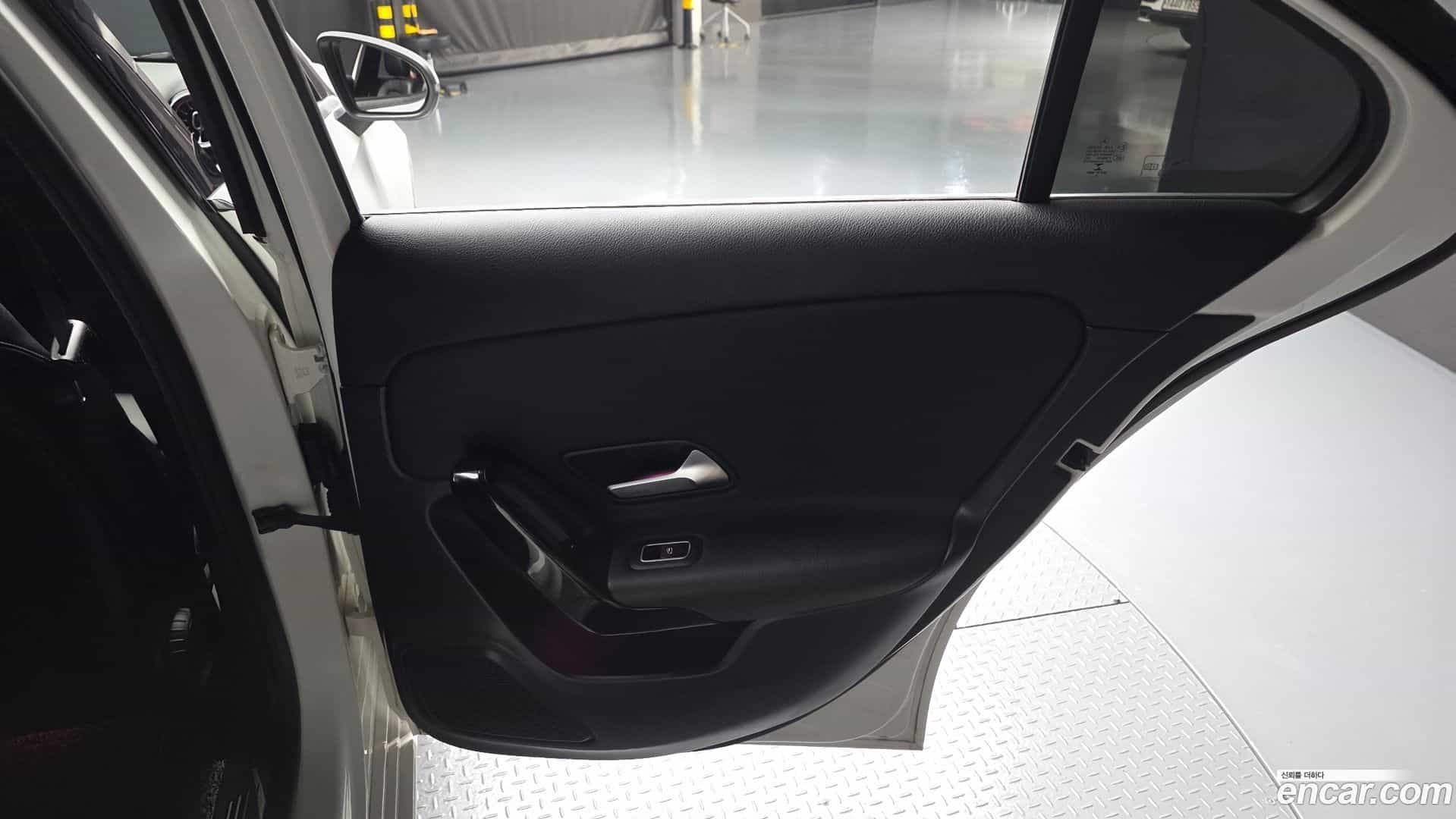 A-Class Mercedes-Benz 2020.6-INNER-035