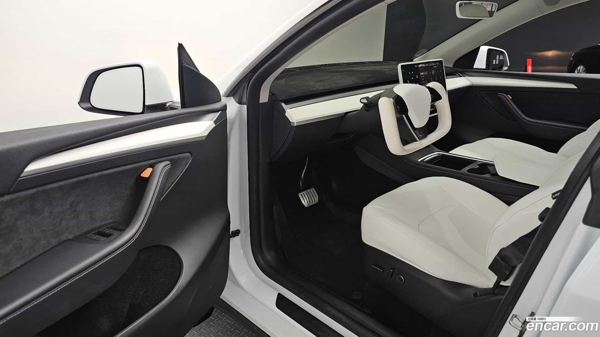 Model Y Tesla 2023.8-OPTION-015