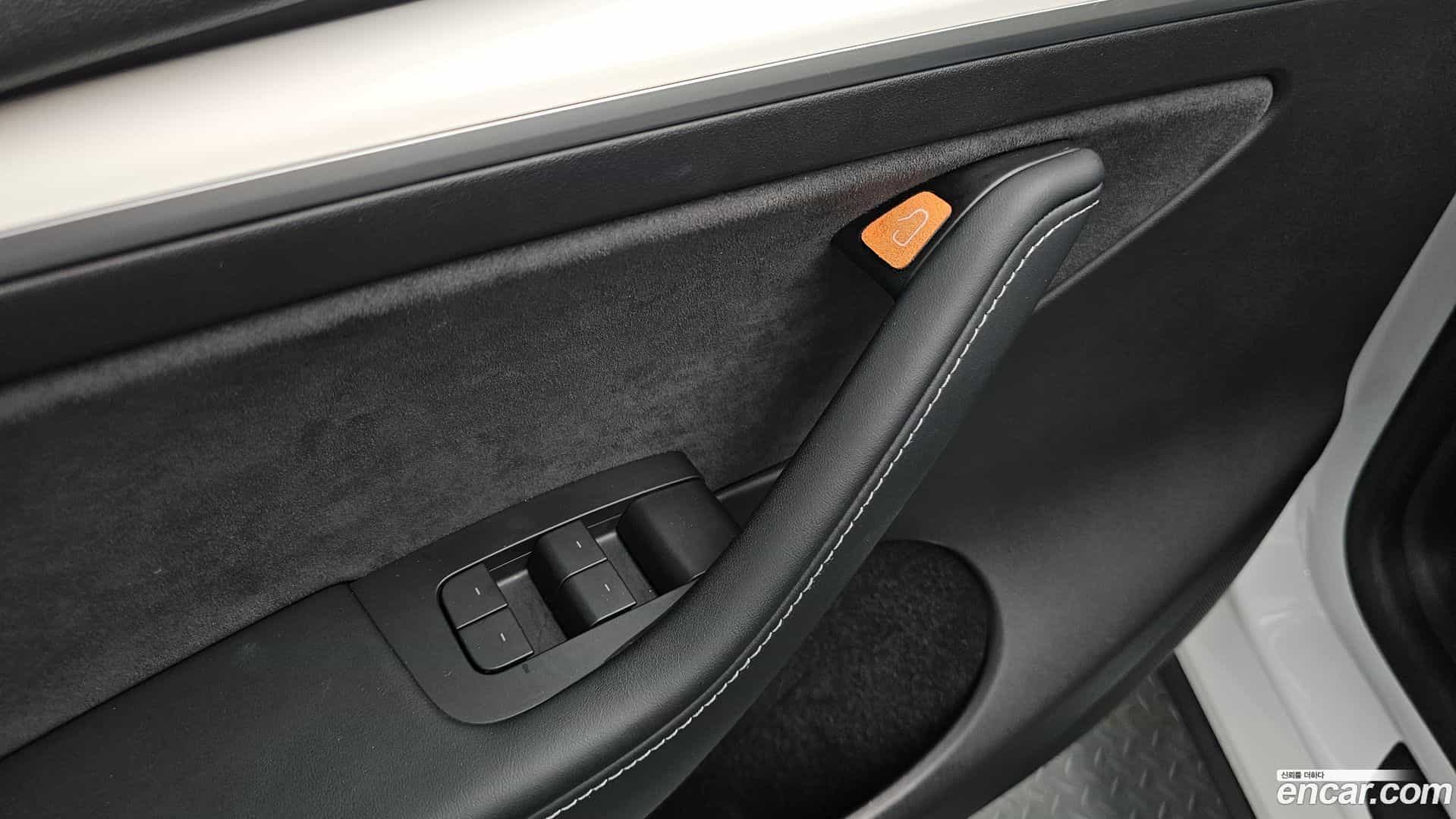 Model Y Tesla 2023.8-OPTION-041