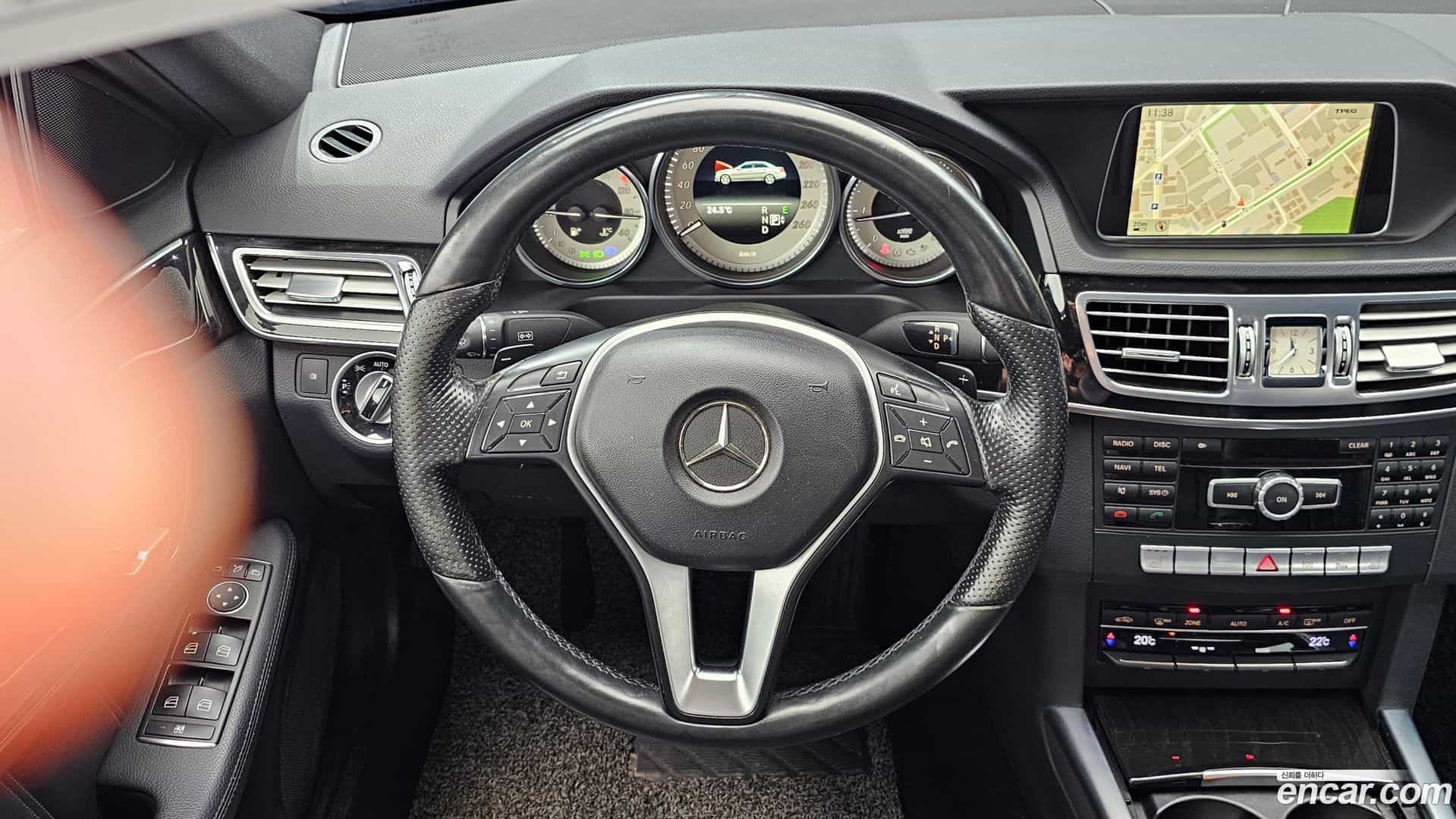 E-Class Mercedes-Benz 2014.8-OPTION-017