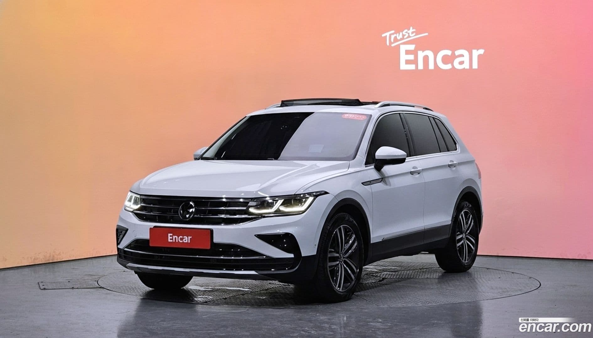 Main__Slider__Photo:Tiguan Volkswagen 2024.5-0