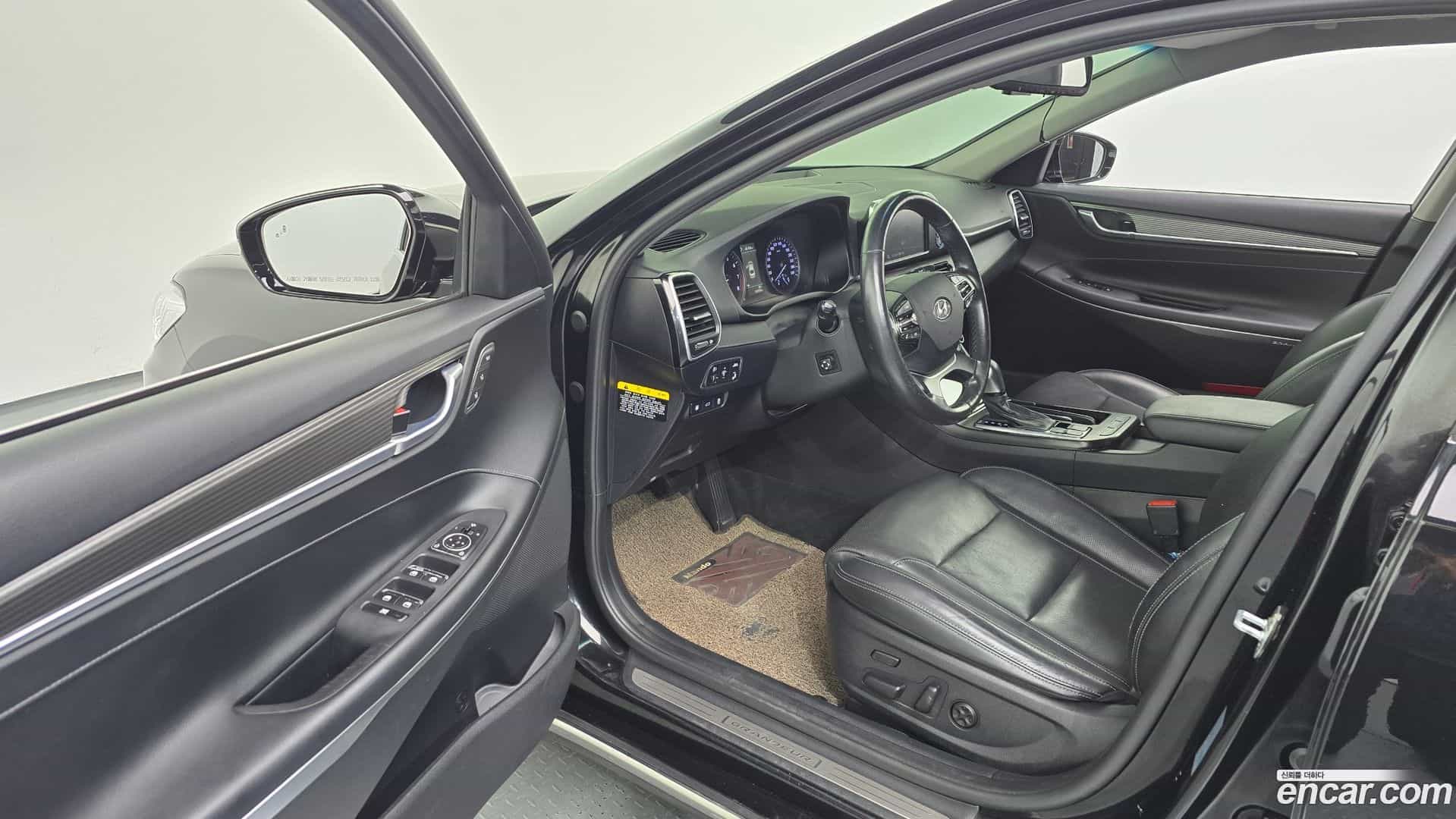 Grandeur Hyundai 2018.9-INNER-010
