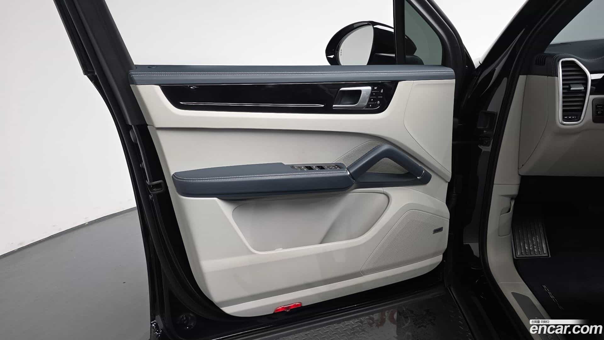 Cayenne Porsche 2021.1-INNER-034