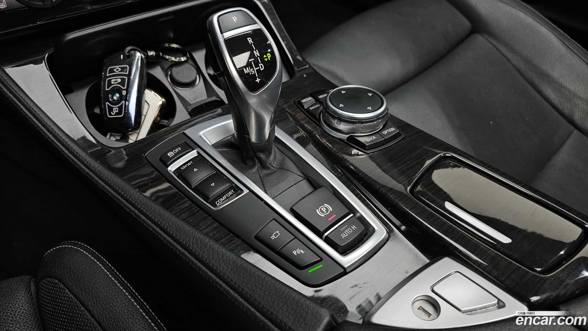 5-Series BMW 2016.0-INNER-009