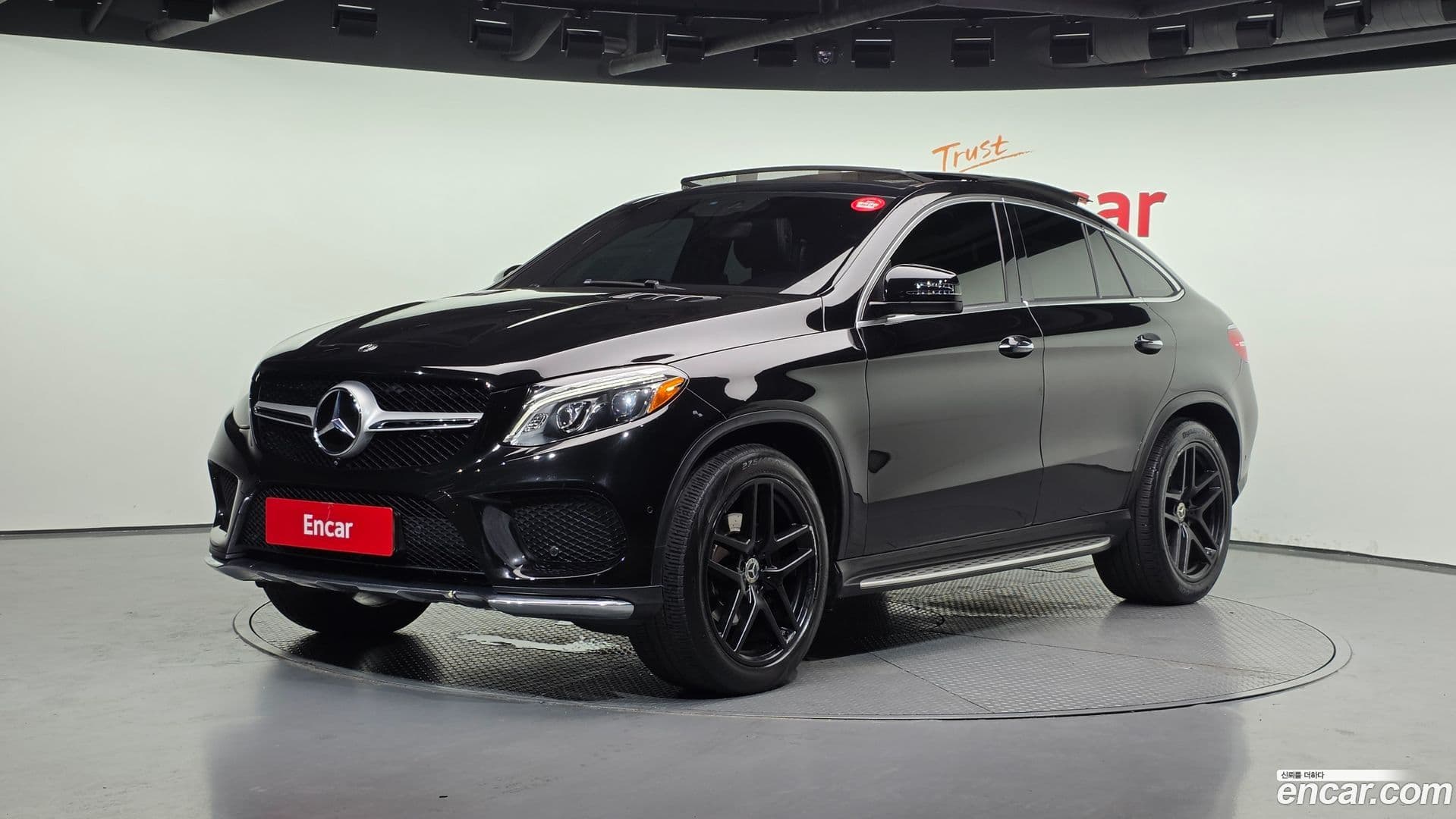 Main__Slider__Photo:GLE-Class Mercedes-Benz 2017.5-0