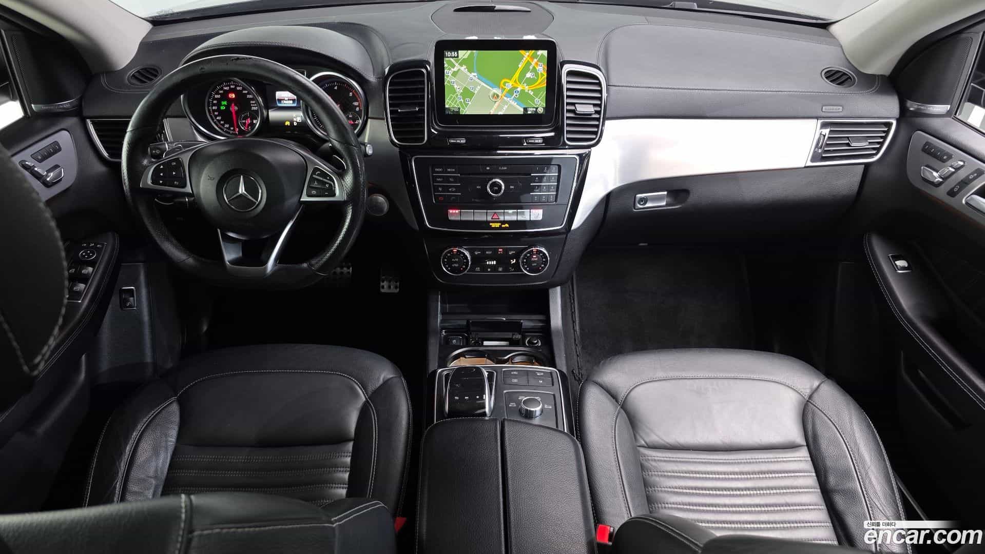 GLE-Class Mercedes-Benz 2017.5-INNER-007