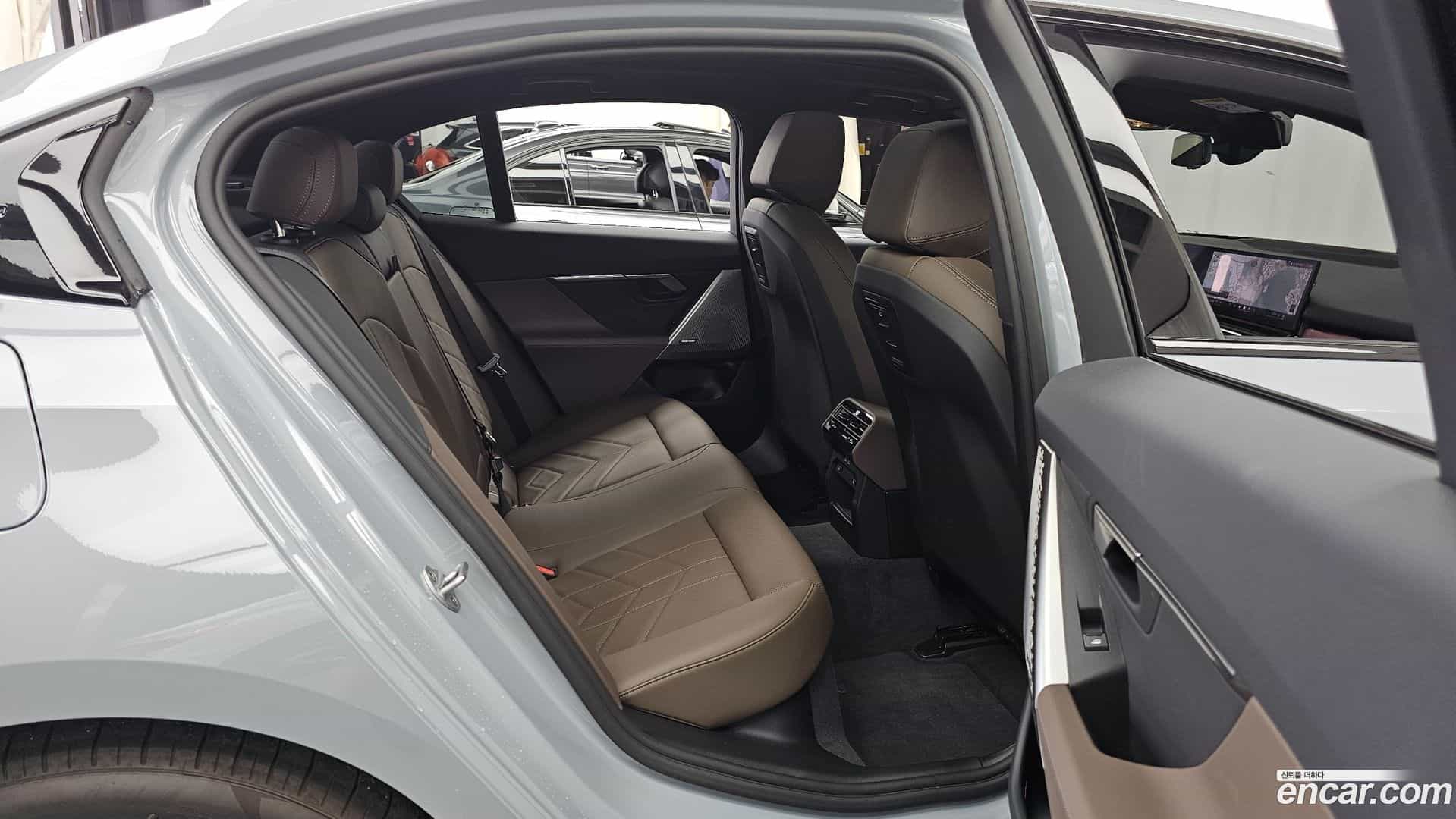 5-Series BMW 2025.3-OPTION-016