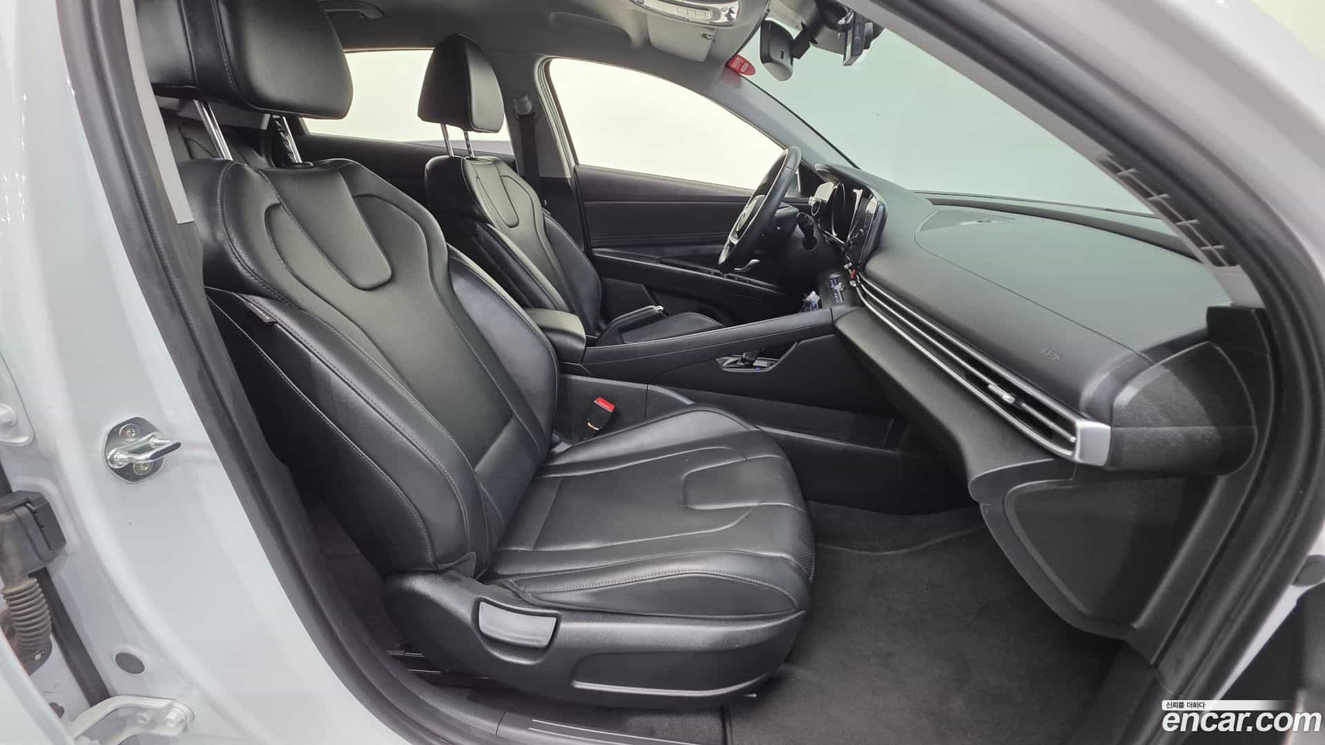 AVANTE Hyundai 2020.9-INNER-010