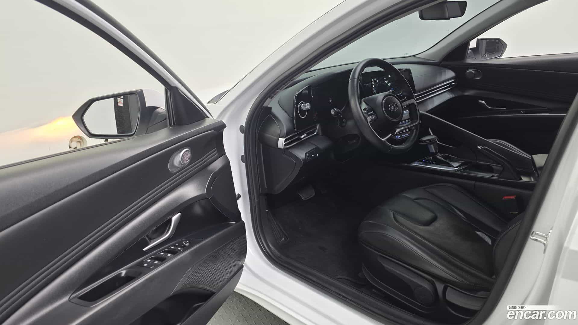 AVANTE Hyundai 2020.9-OPTION-015
