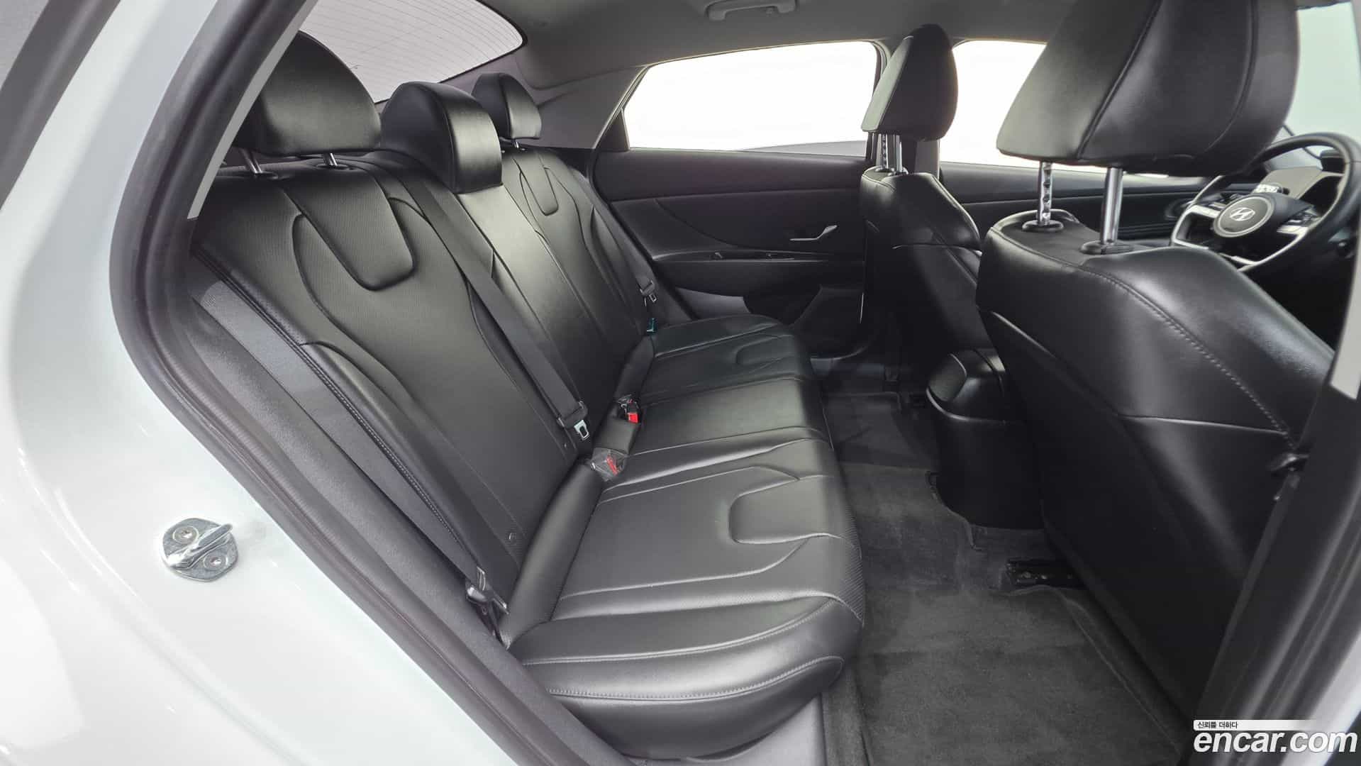 AVANTE Hyundai 2020.9-OPTION-024