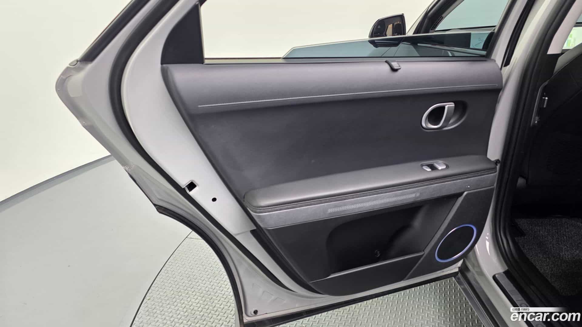 Ioniq5 Hyundai 2022.2-INNER-035