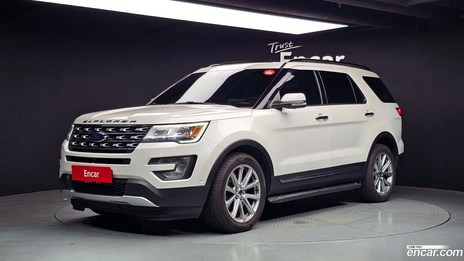 Main__Slider__Photo:Explorer Ford 2017.8-0