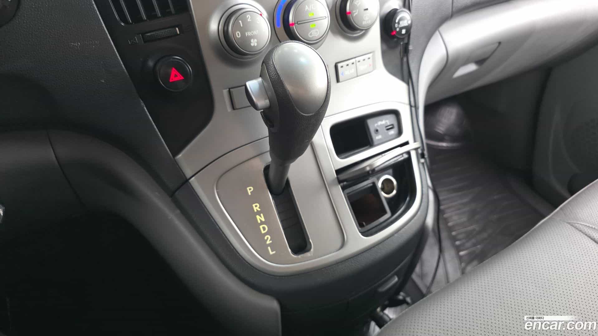 Starex Hyundai 2013.0-INNER-009