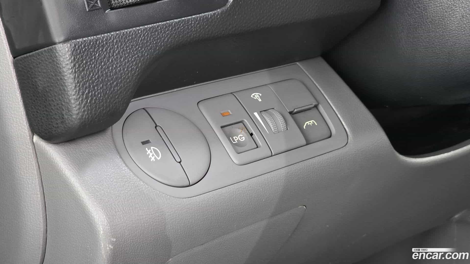 Starex Hyundai 2013.0-OPTION-019