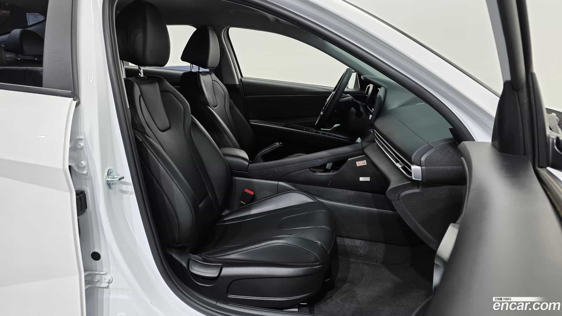 AVANTE Hyundai 2023.2-OPTION-015