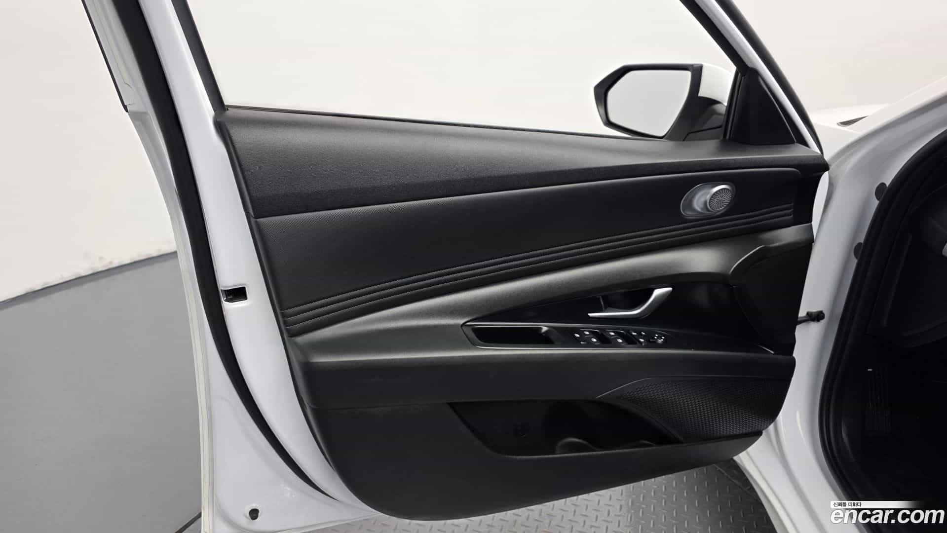 AVANTE Hyundai 2023.2-INNER-034