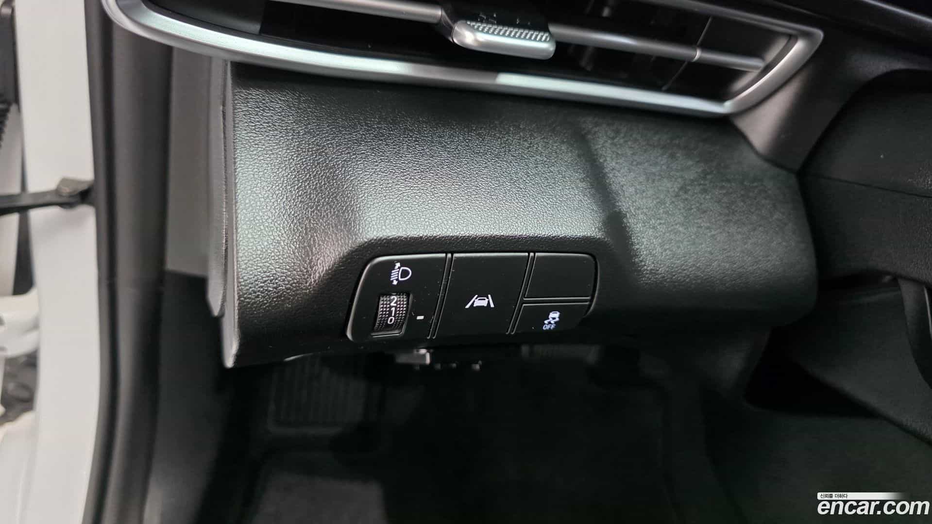 AVANTE Hyundai 2023.2-OPTION-042