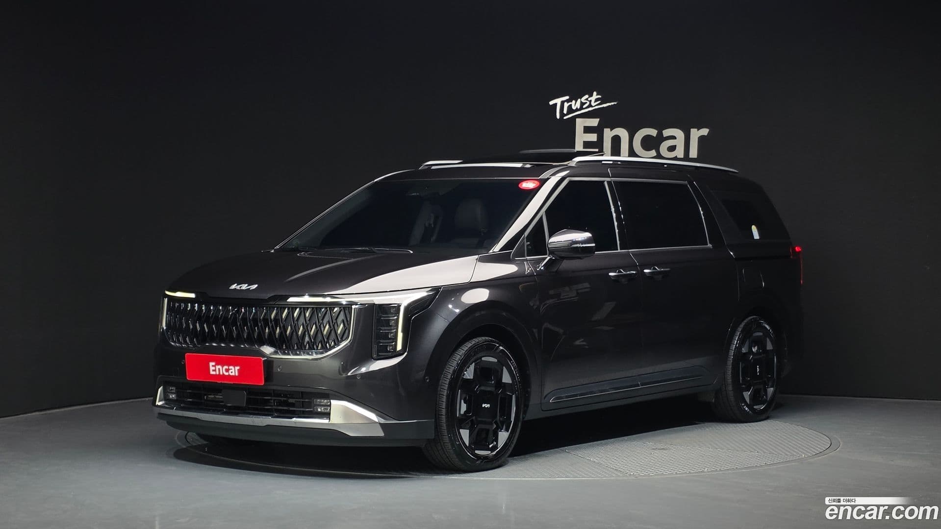 Main__Slider__Photo:Canival Kia 2025.0-0