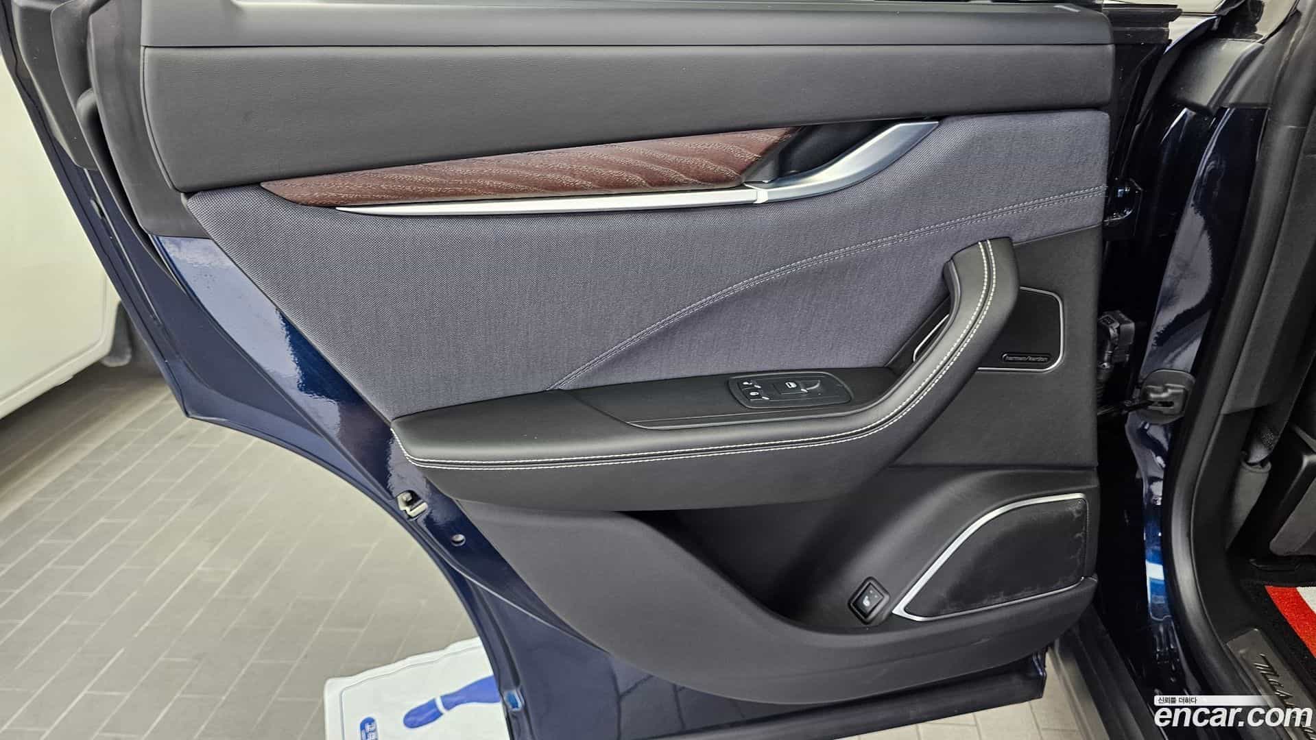 Levante Maserati 2020.10-INNER-035