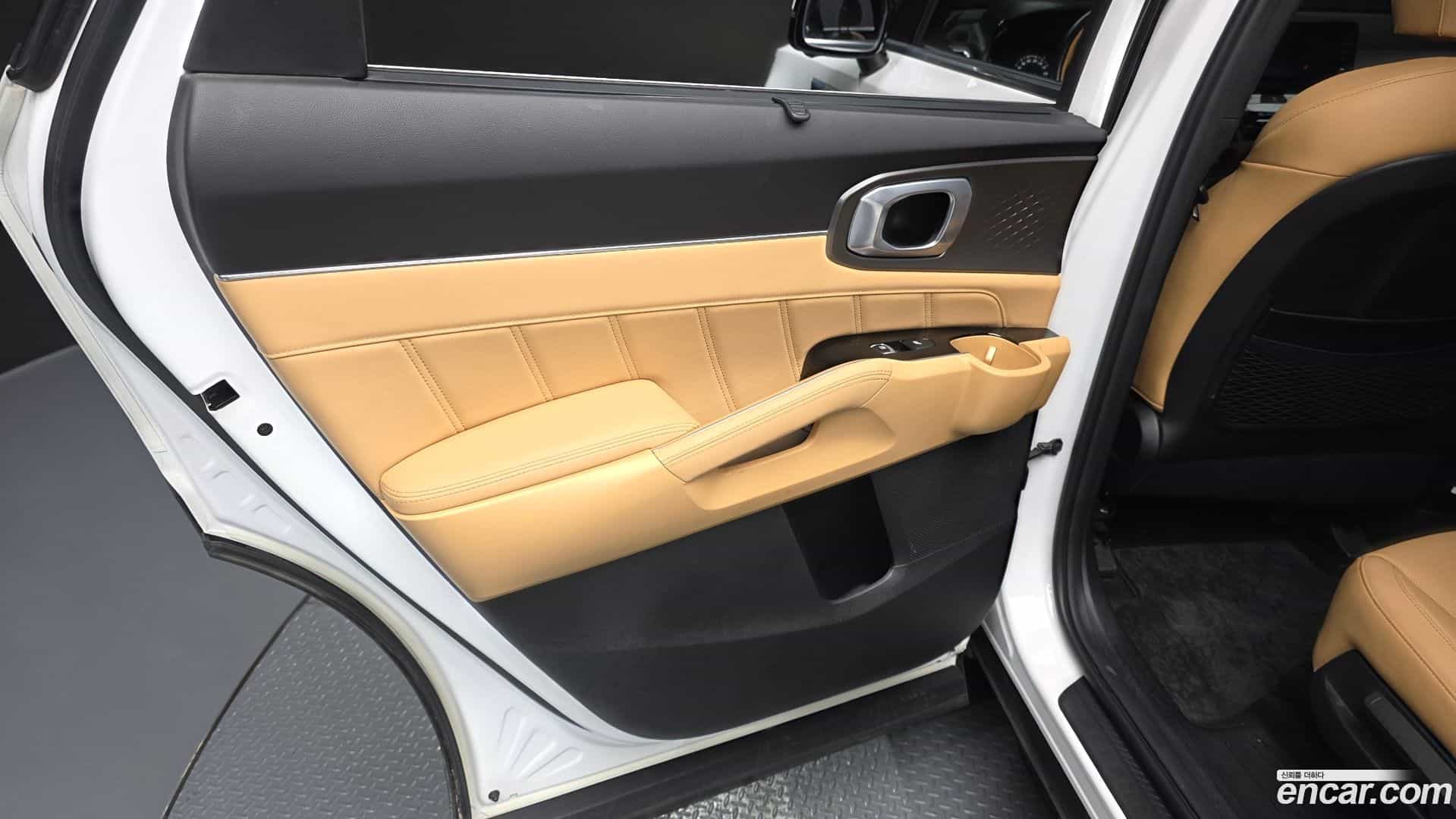 Sorento Kia 2023.2-INNER-035