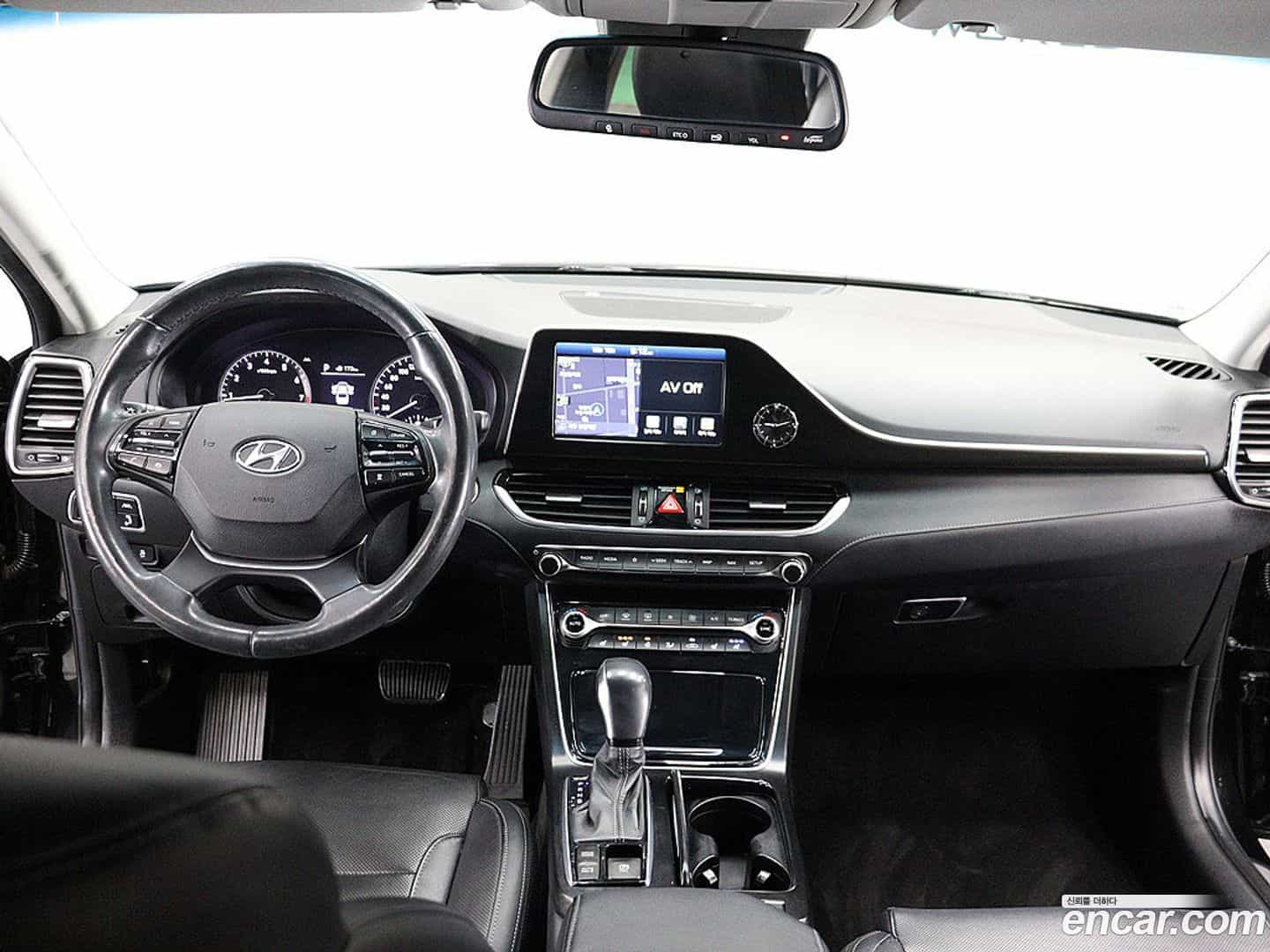 Grandeur Hyundai 2018.2-INNER-007