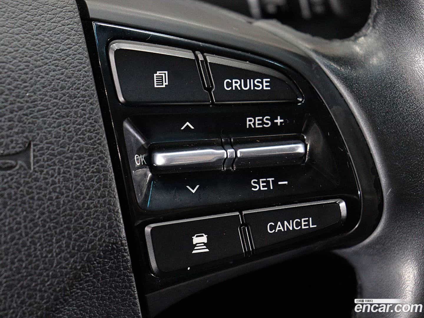 Grandeur Hyundai 2018.2-OPTION-016