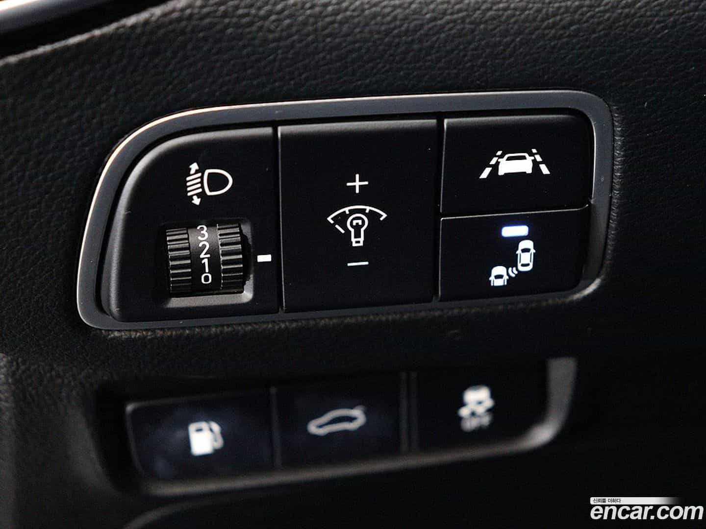 Grandeur Hyundai 2018.2-OPTION-017