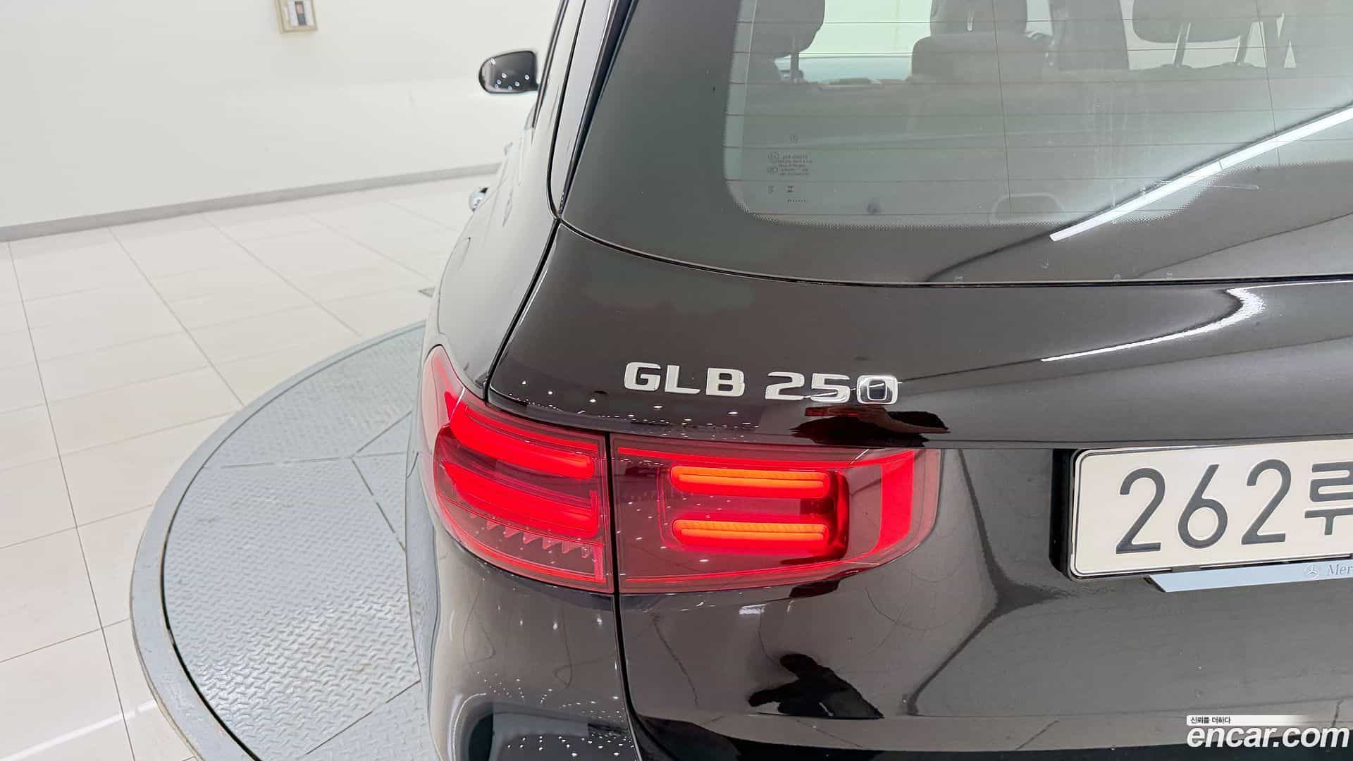 GLB-Class Mercedes-Benz 2025.4-OPTION-015