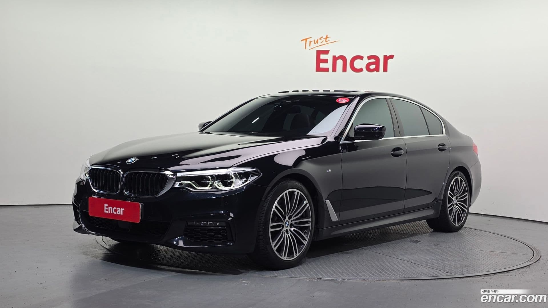 Main__Slider__Photo:5-Series BMW 2019.6-0