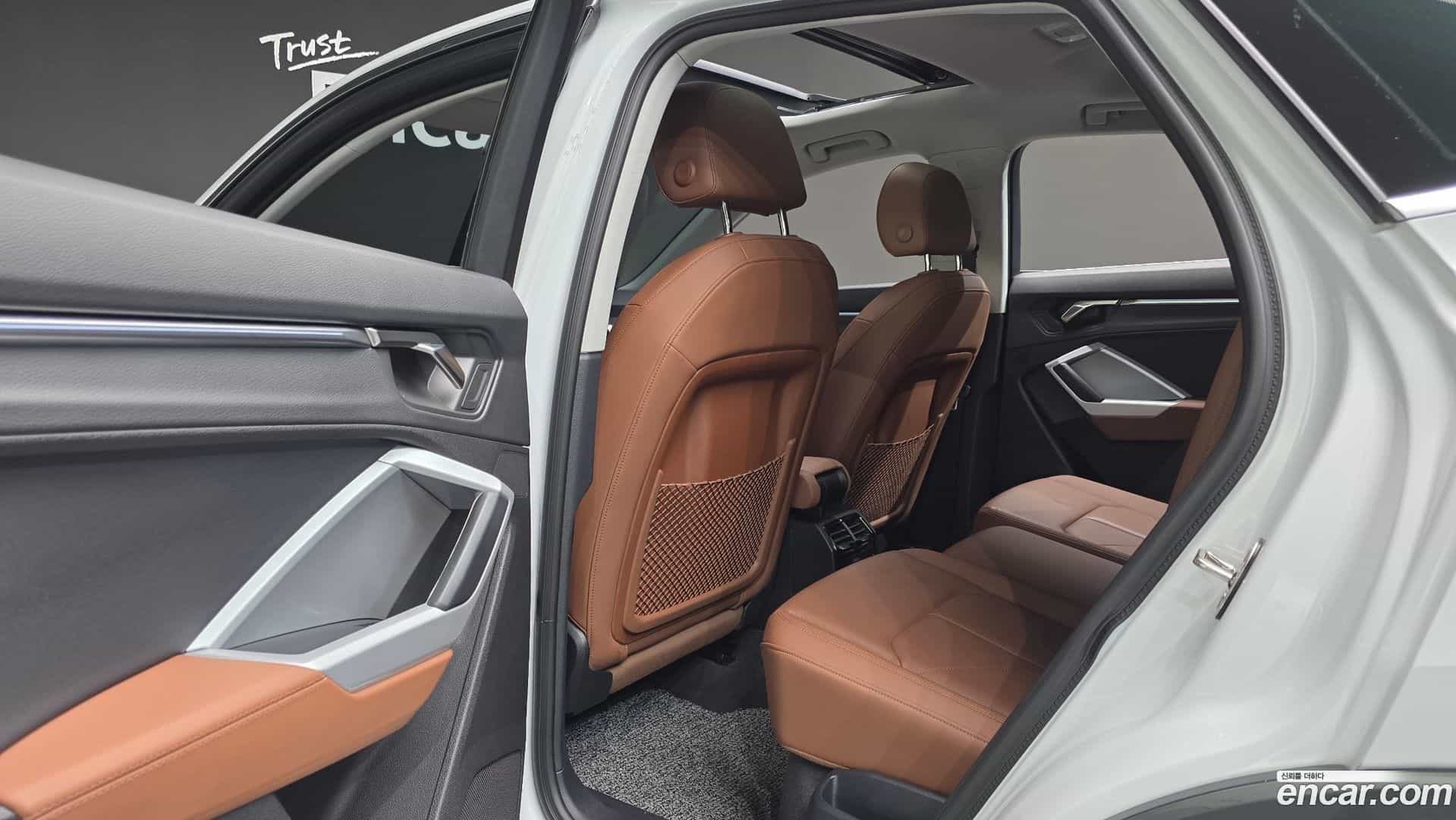 Q3 Audi 2022.11-OPTION-022