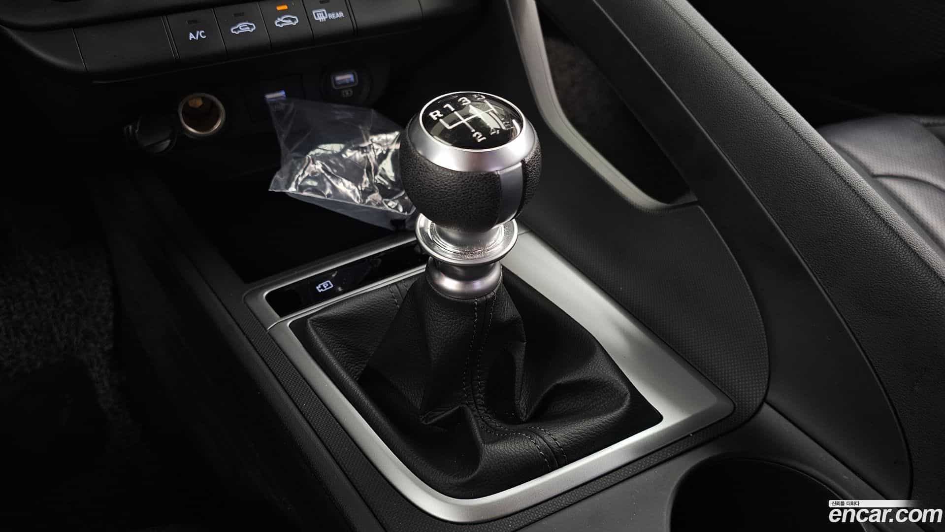 AVANTE Hyundai 2021.0-INNER-009