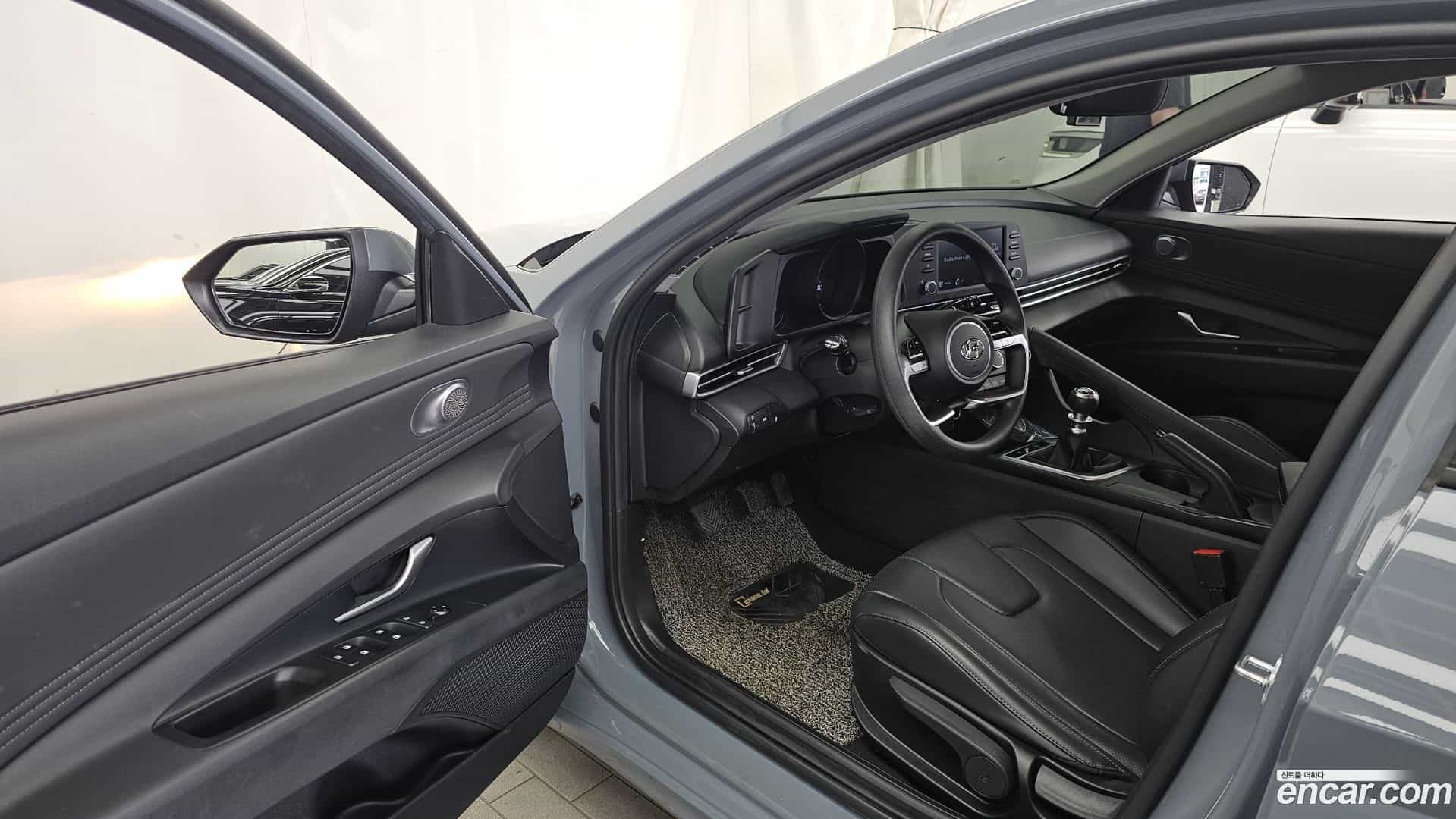 AVANTE Hyundai 2021.0-INNER-010