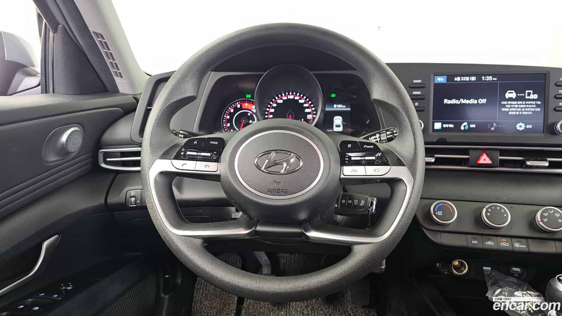 AVANTE Hyundai 2021.0-OPTION-017