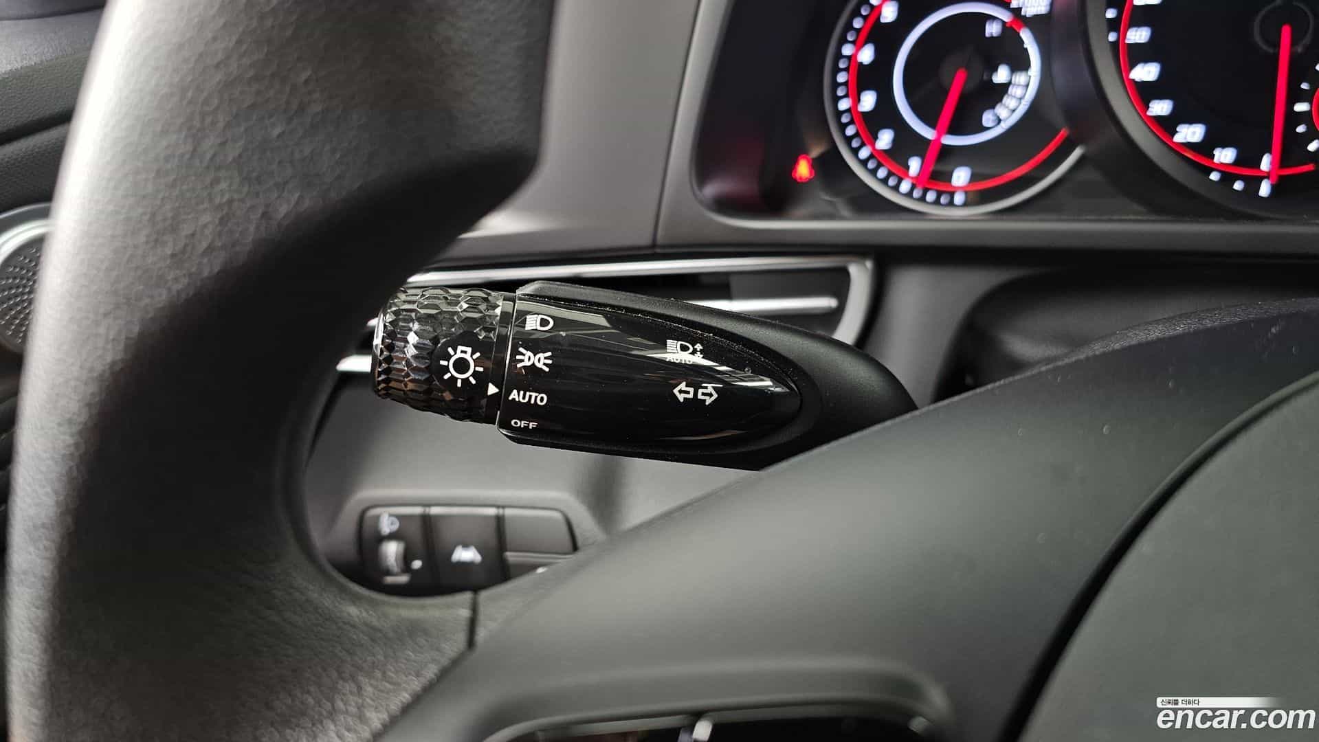 AVANTE Hyundai 2021.0-OPTION-040