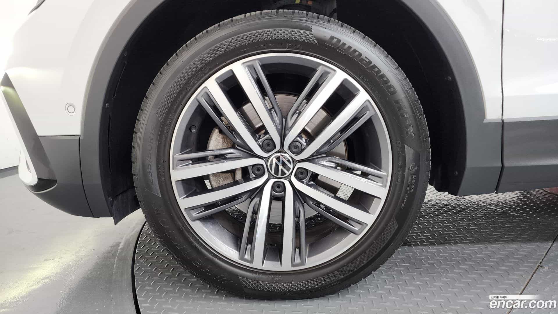 Tiguan Volkswagen 2022.10-OUTER-005
