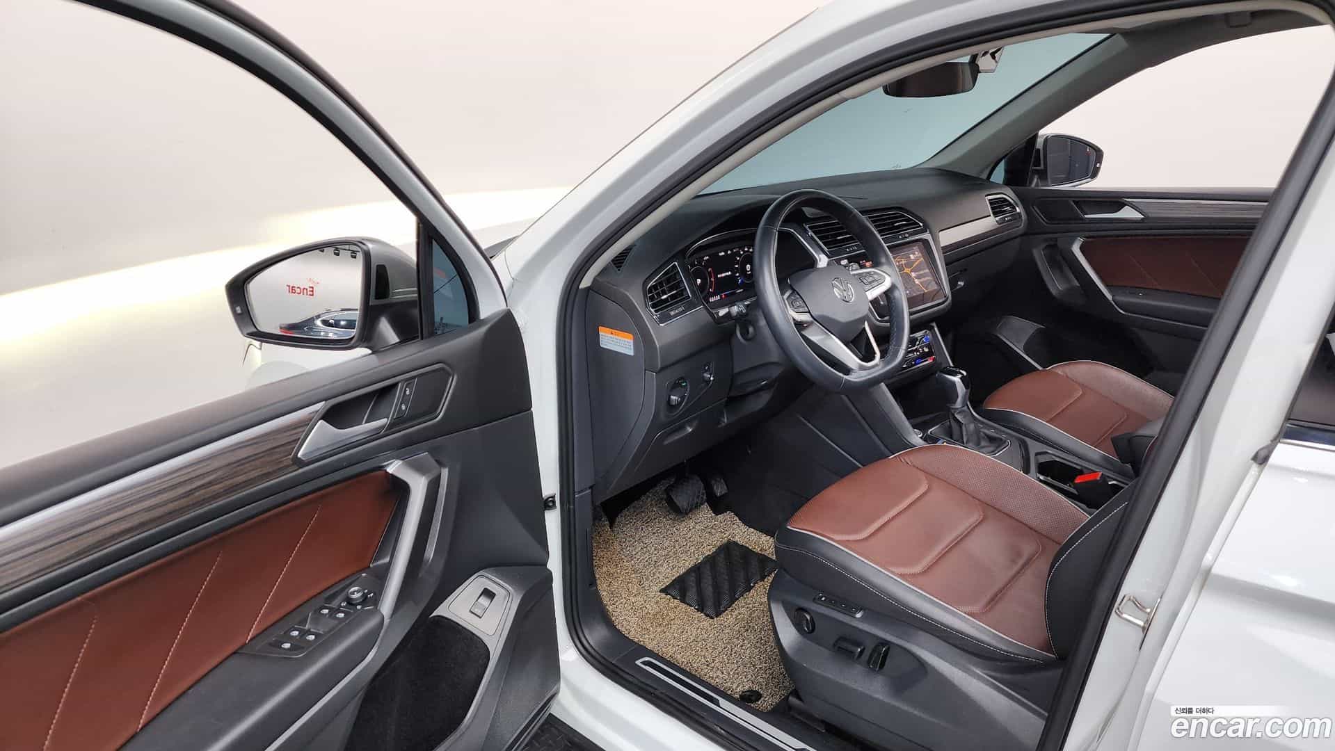 Tiguan Volkswagen 2022.10-INNER-010