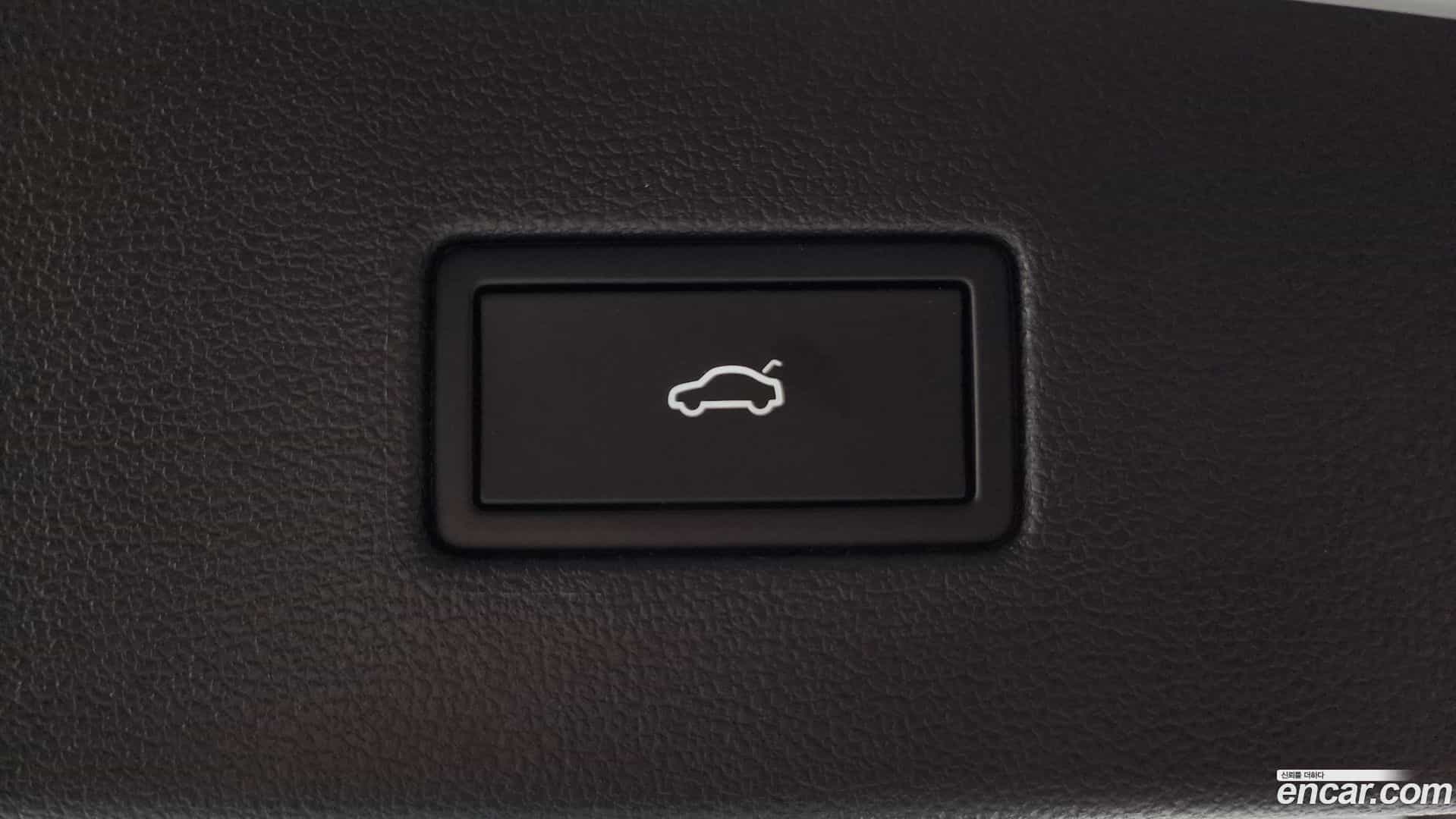 Tiguan Volkswagen 2022.10-OPTION-021