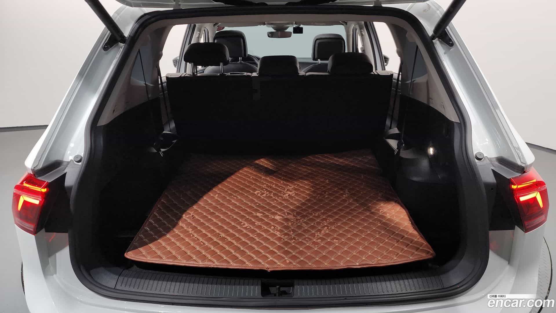 Tiguan Volkswagen 2022.10-OPTION-022