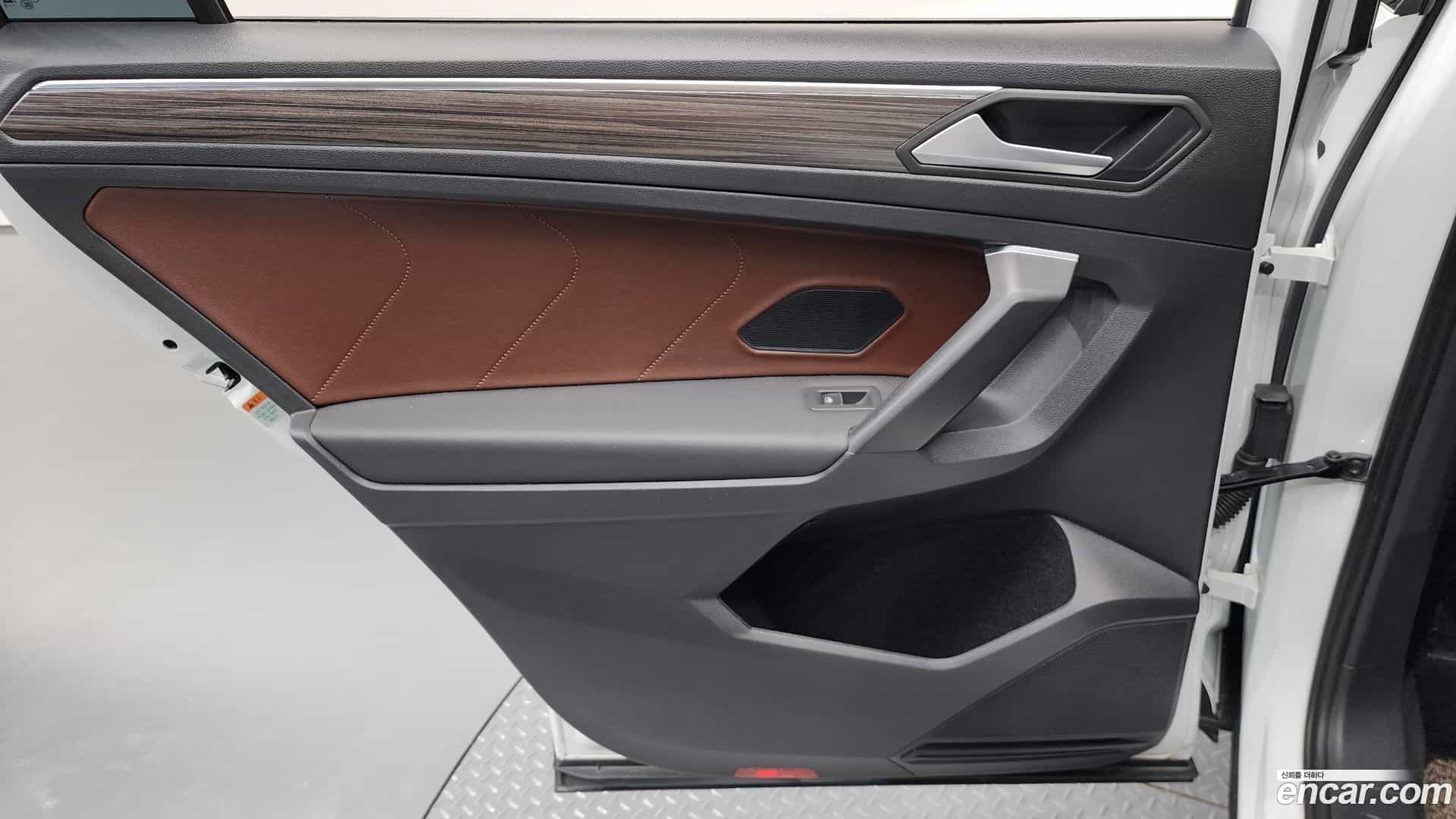 Tiguan Volkswagen 2022.10-INNER-035