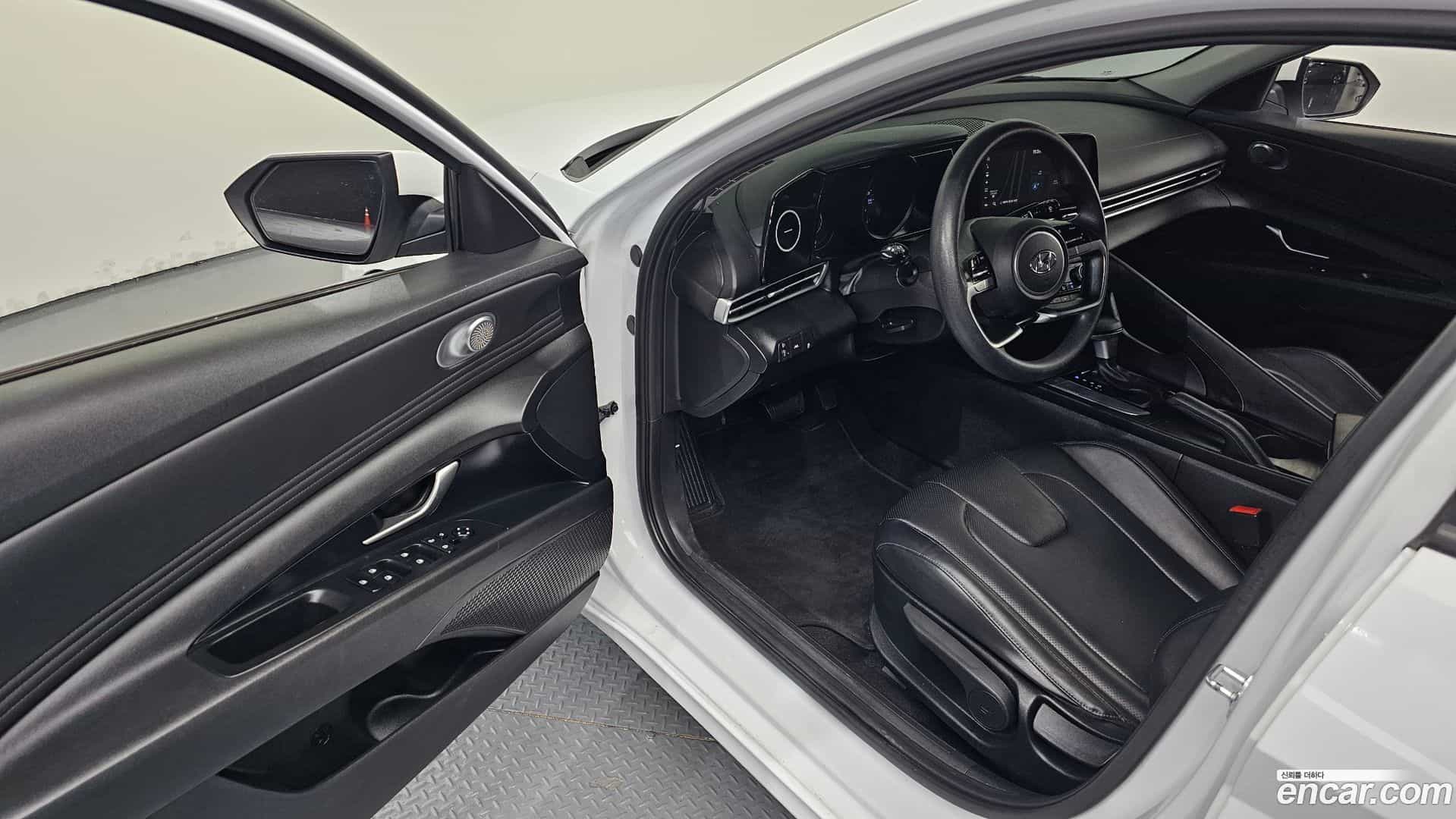 AVANTE Hyundai 2020.5-INNER-010