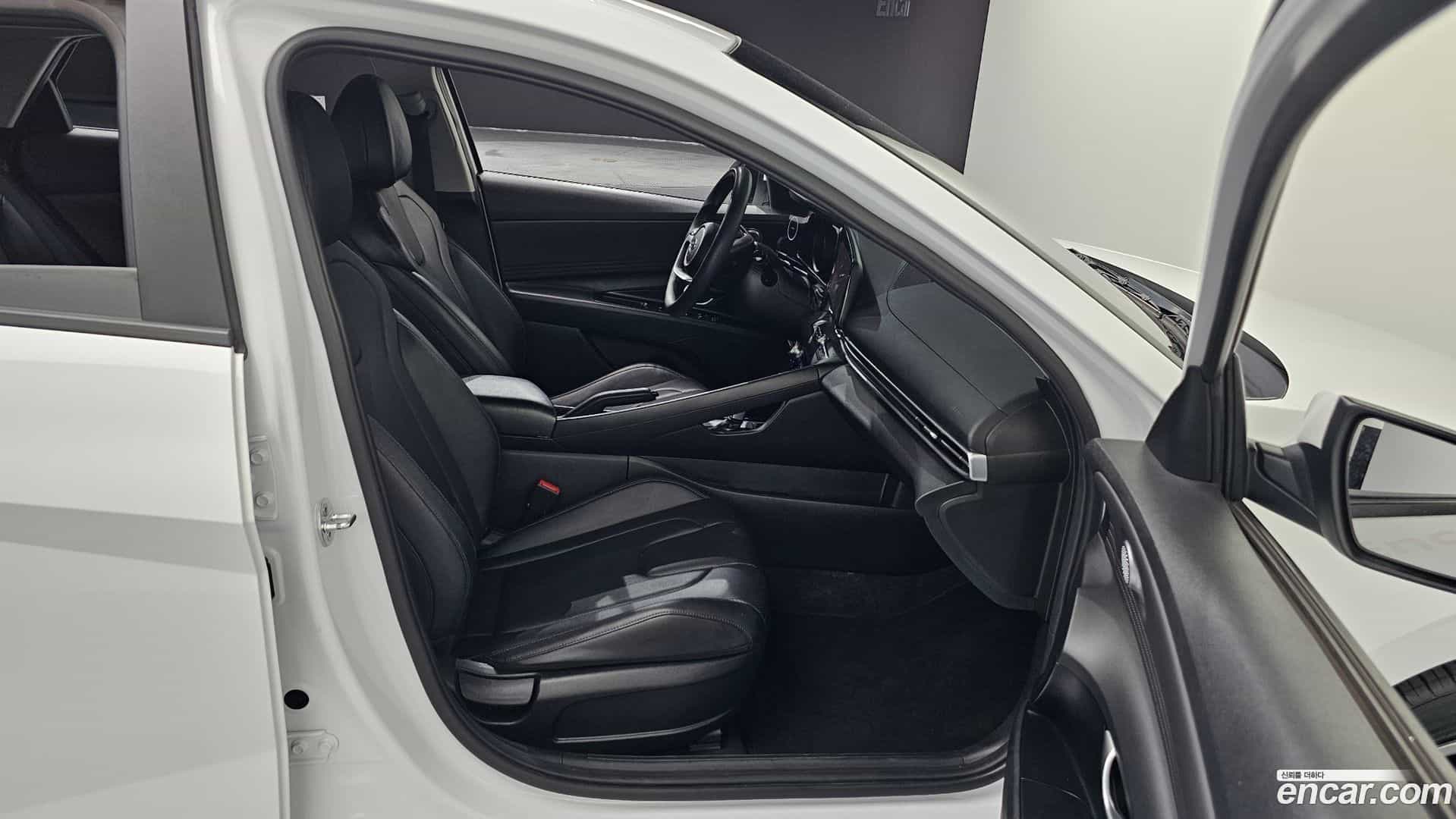 AVANTE Hyundai 2020.5-INNER-036