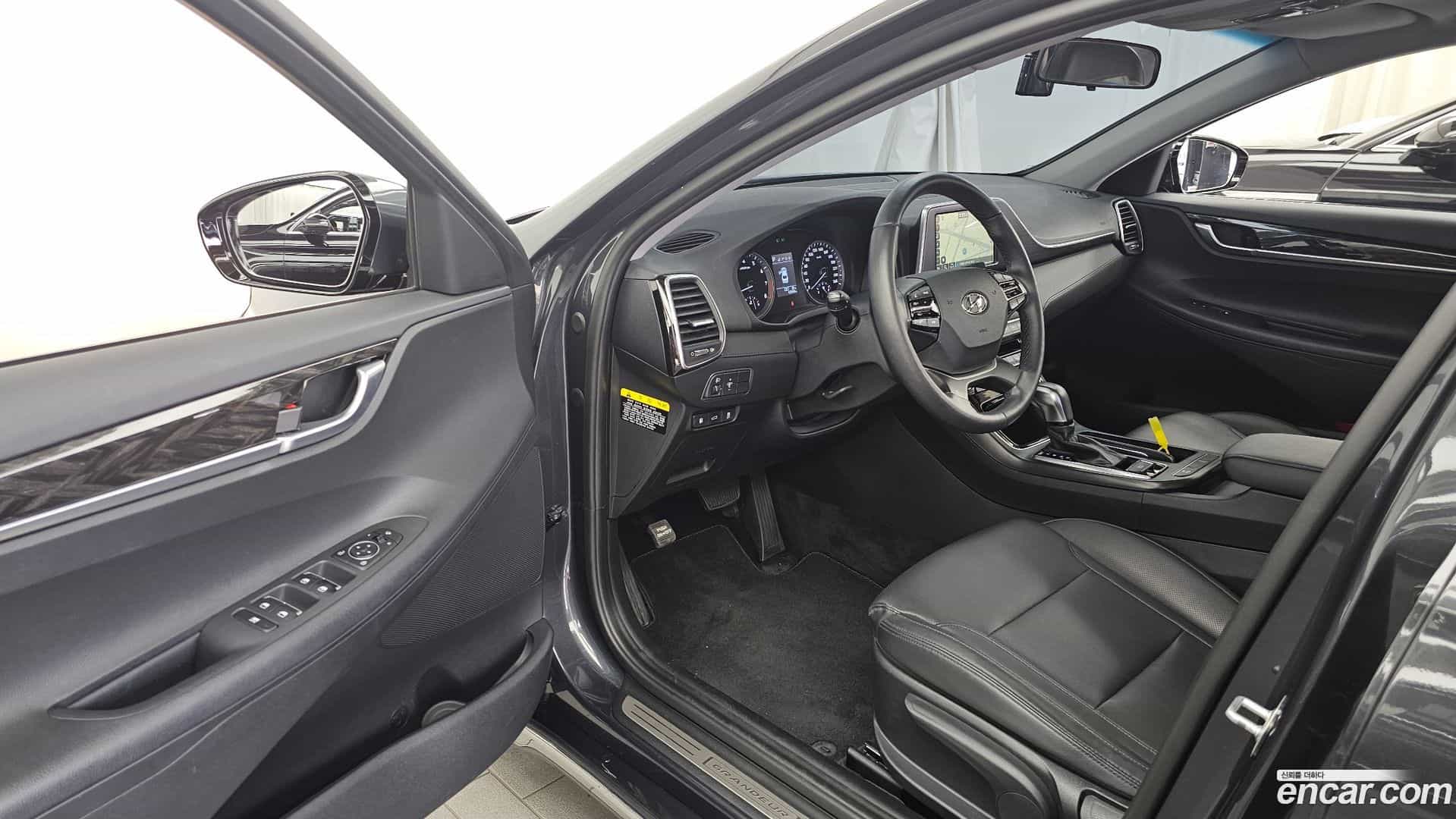 Grandeur Hyundai 2017.6-INNER-010