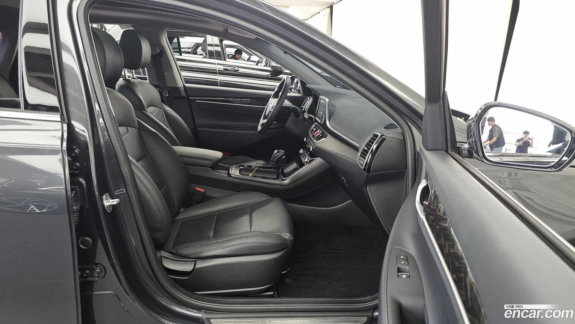 Grandeur Hyundai 2017.6-OPTION-015
