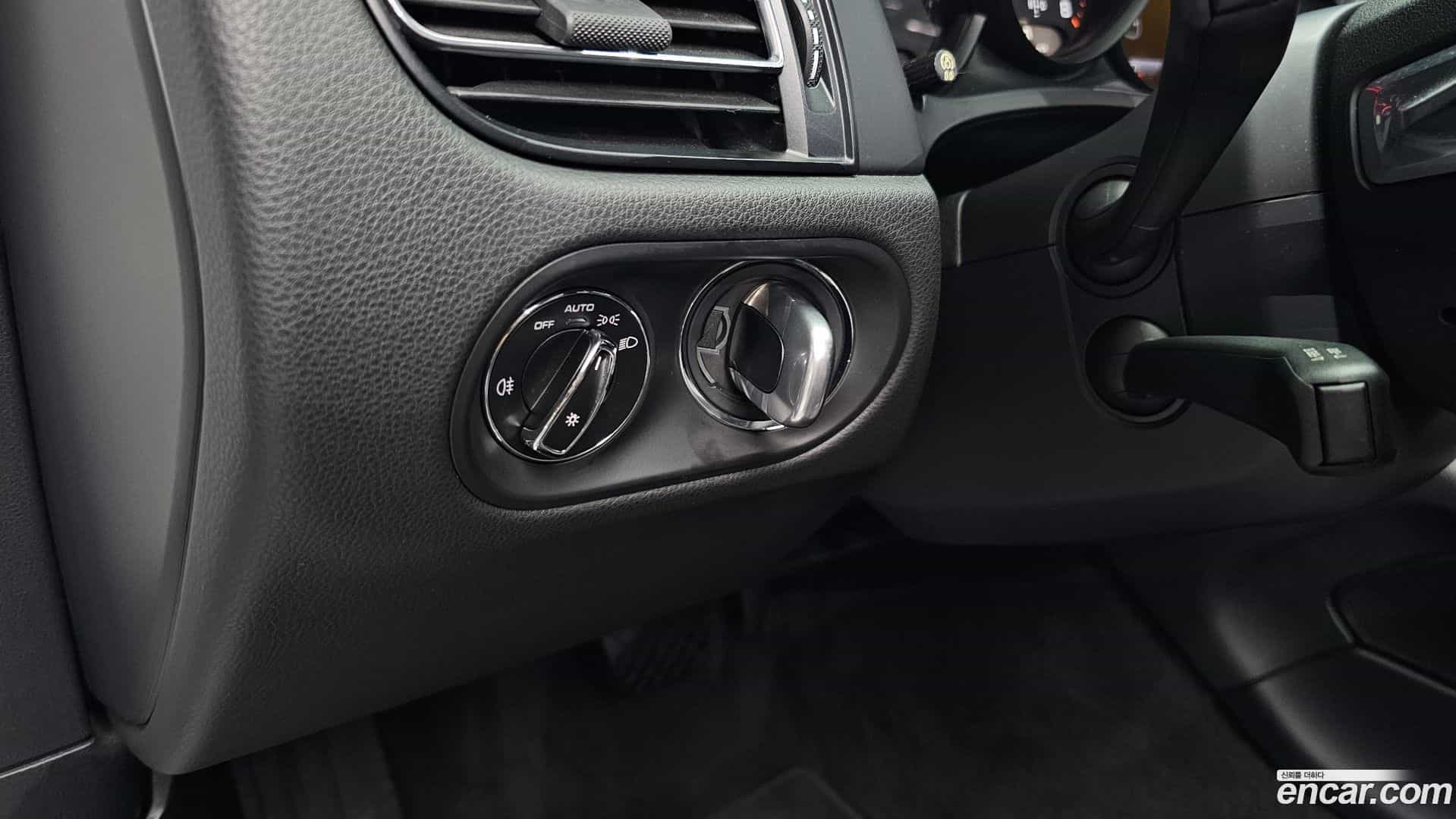 Macan Porsche 2019.11-OPTION-022
