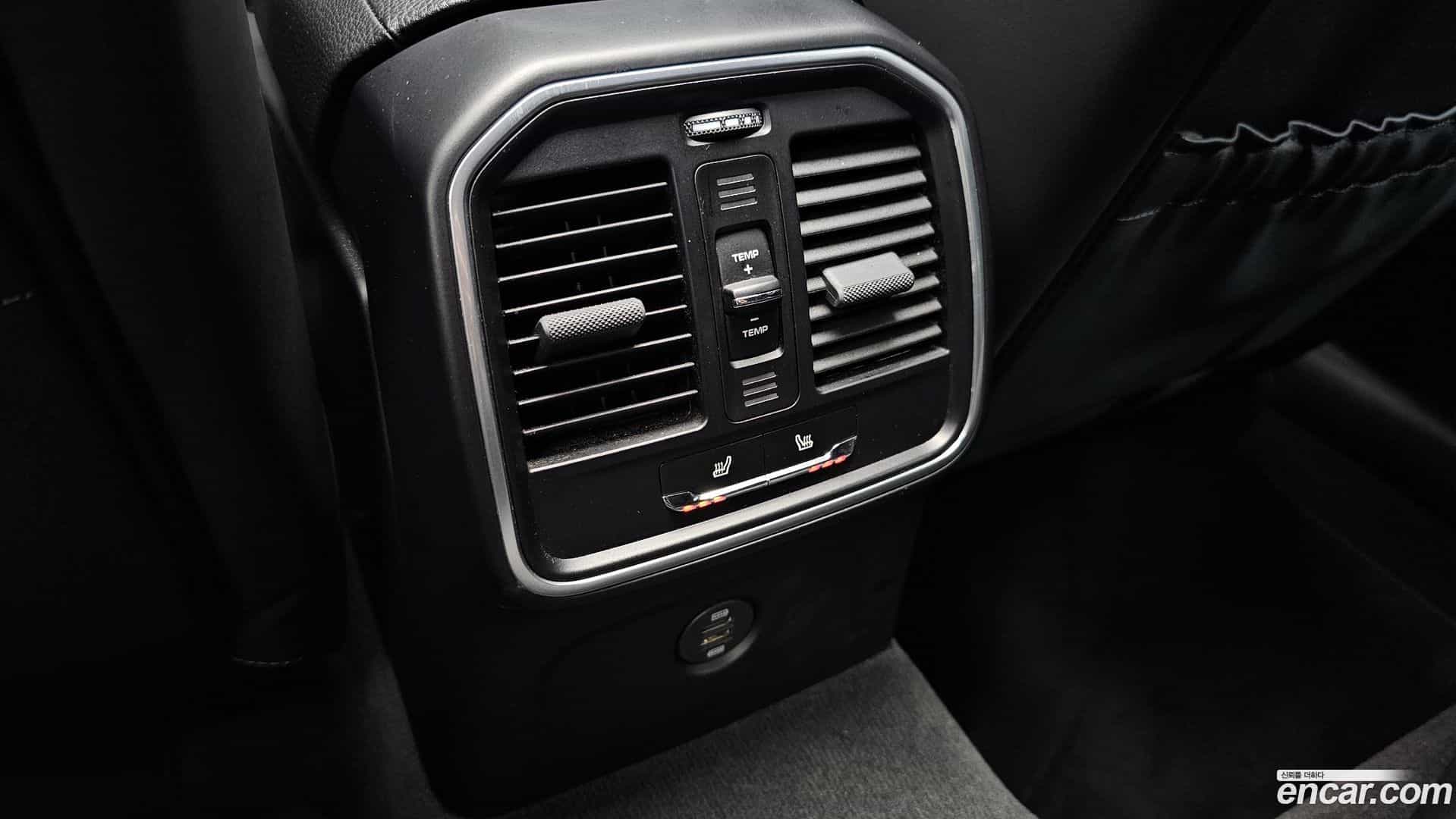 Macan Porsche 2019.11-OPTION-023