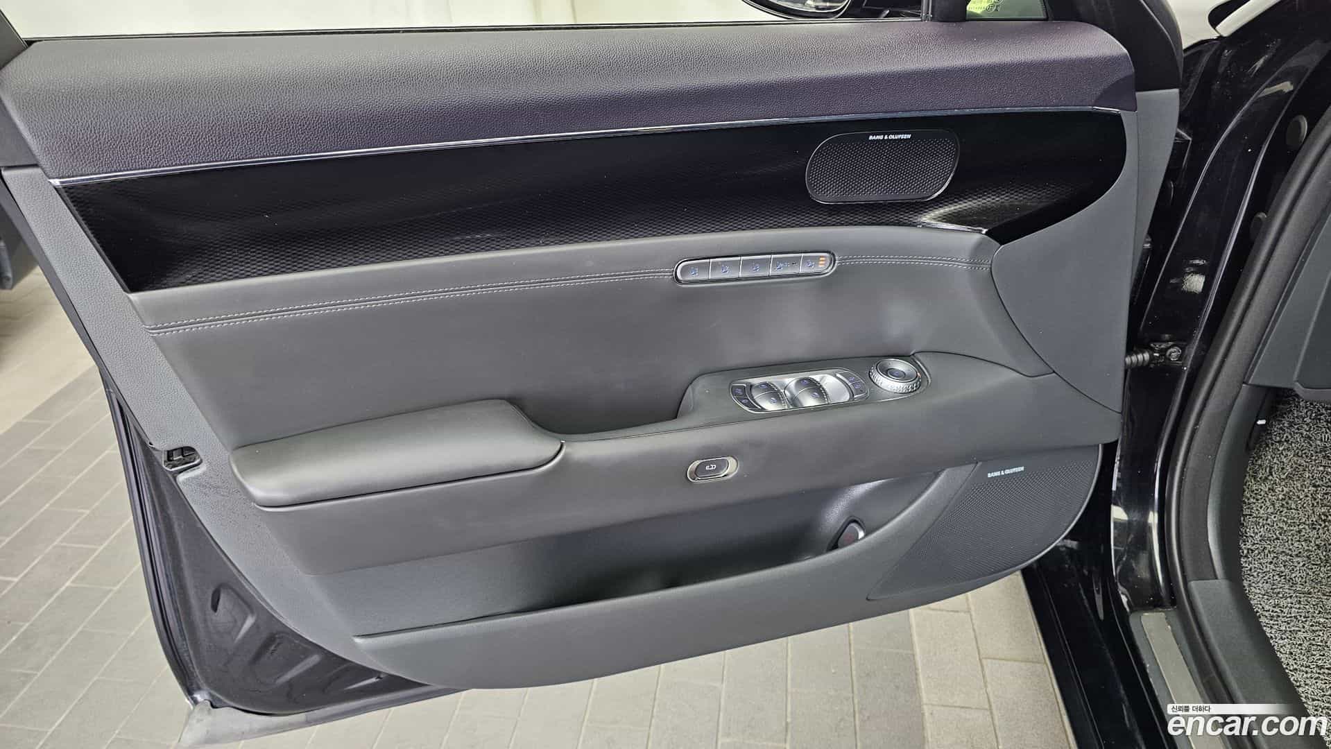 G90 Genesis 2022.2-INNER-034