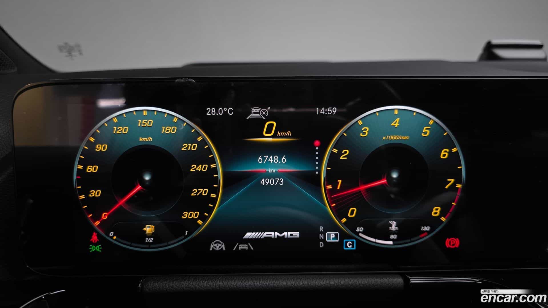 GLA-Class Mercedes-Benz 2021.6-INNER-008