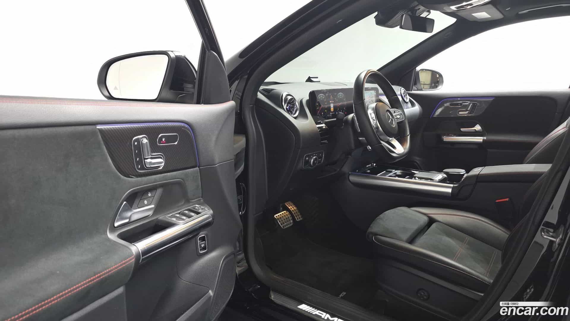 GLA-Class Mercedes-Benz 2021.6-INNER-010